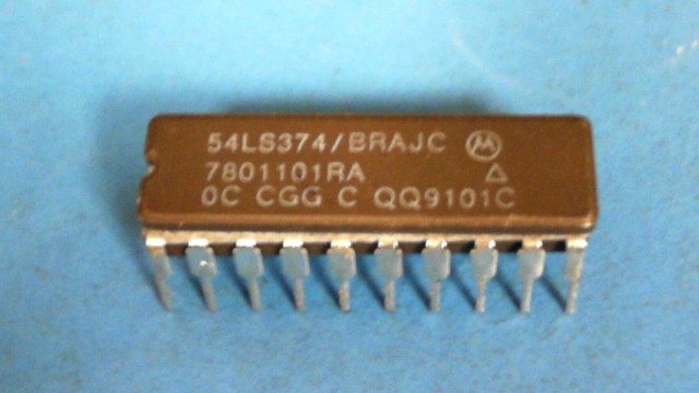 New (8pcs) 54LS374/BRAJC MOTOROLA IC Logic