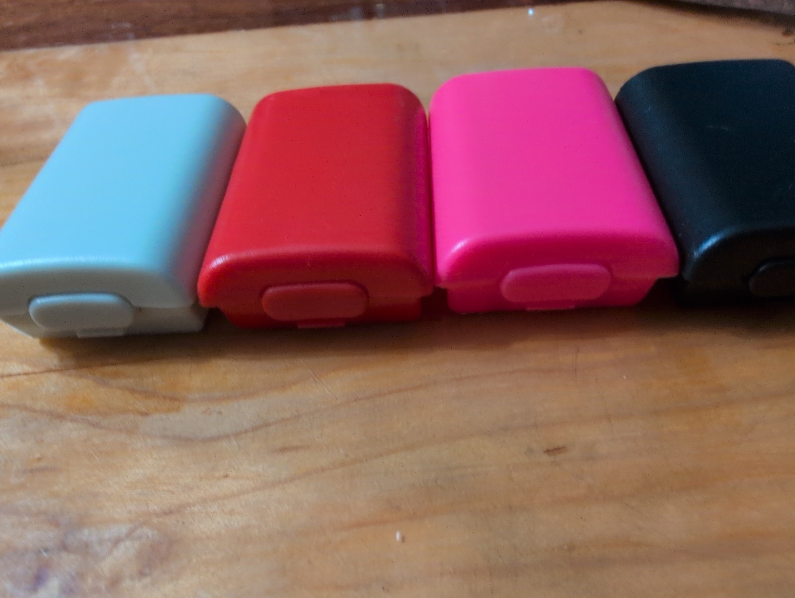 2 Xbox 360 Wireless Controller AA Battery Pack Back Case Holder - Four Colors