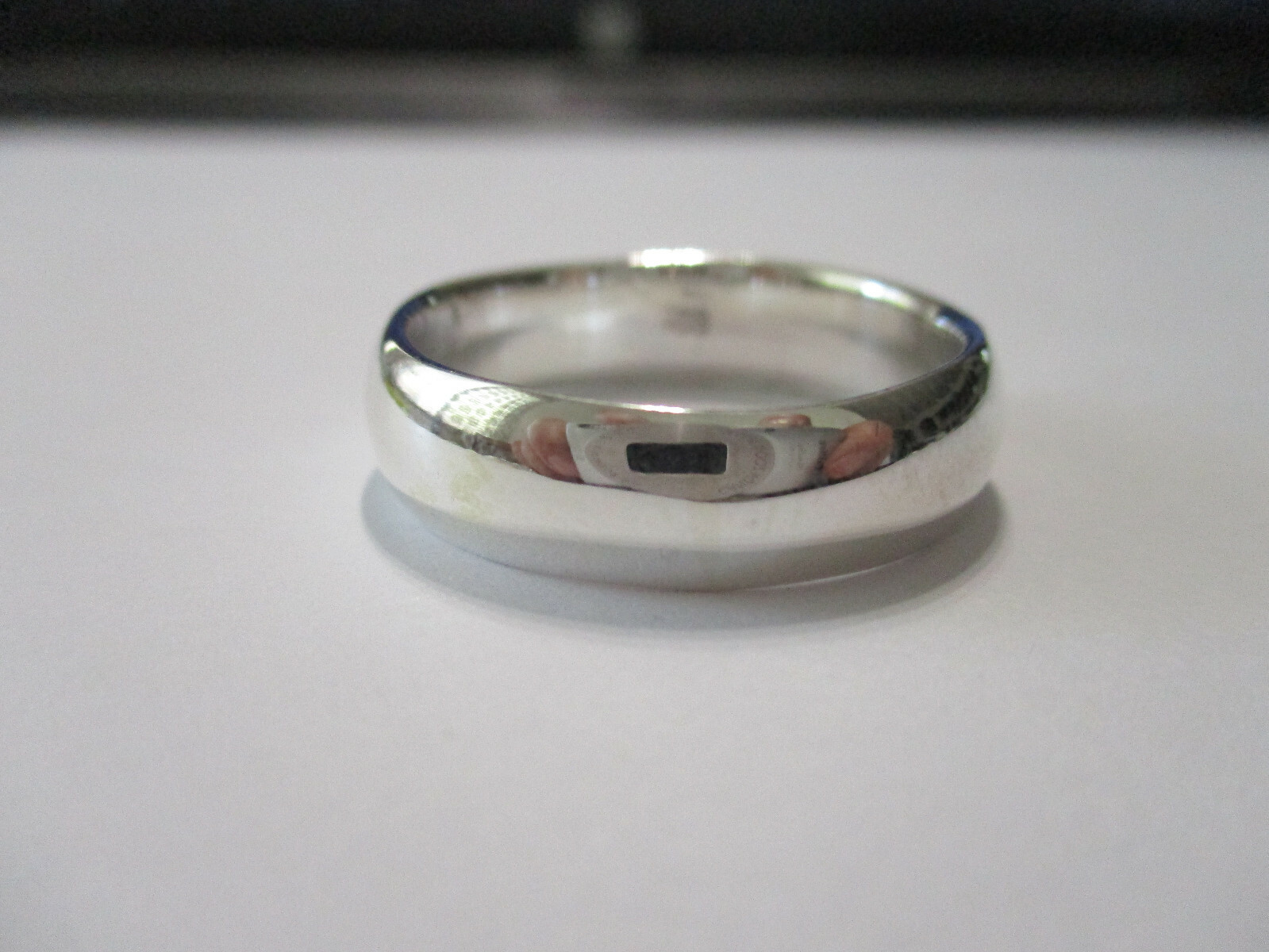 Sterling Silver plain wedding and engagement band 7mm thick solid silver size 9