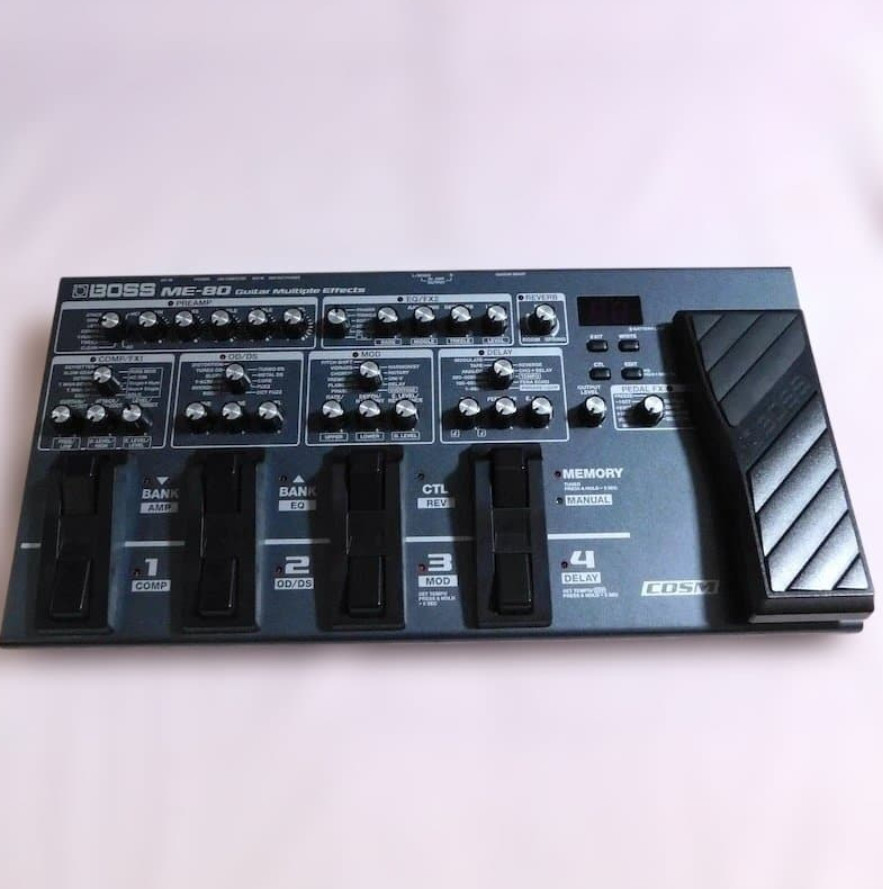 Boss ME-80 Multi Effects Guitar Processor w/ Box AC Adapter Used Excellent