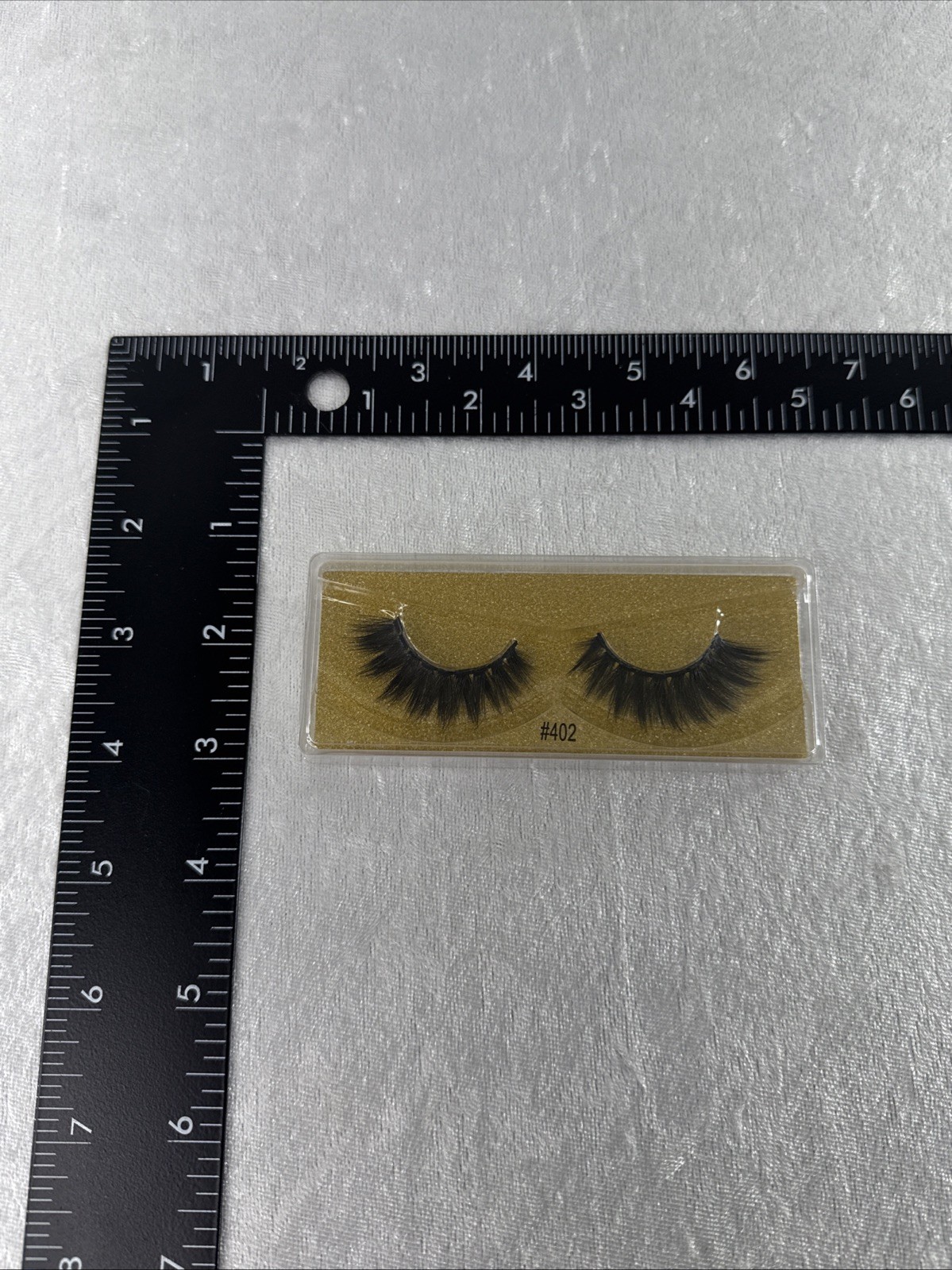 false eyelashes #402