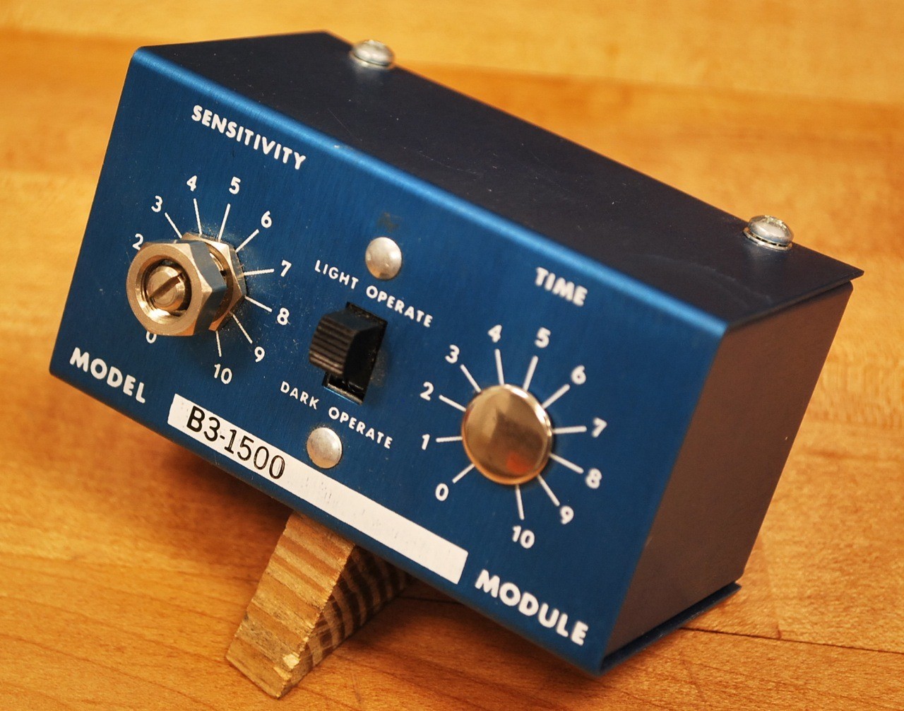 Banner B3-1500 On/Off Amplifier Module, 8 Pin - USED