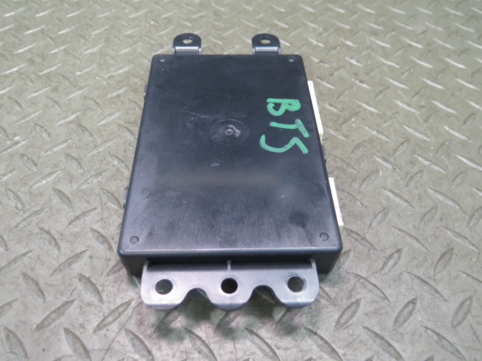 2016-2019 TESLA MODEL S 75D AIR SUSPENSION CONTROL MODULE UNIT
