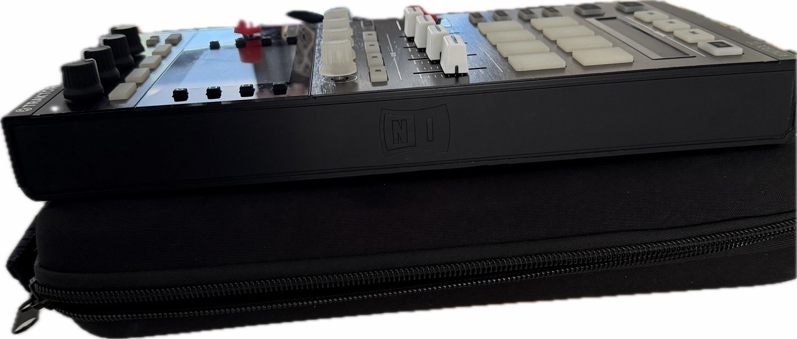Native Instruments Traktor D2 Kontroler