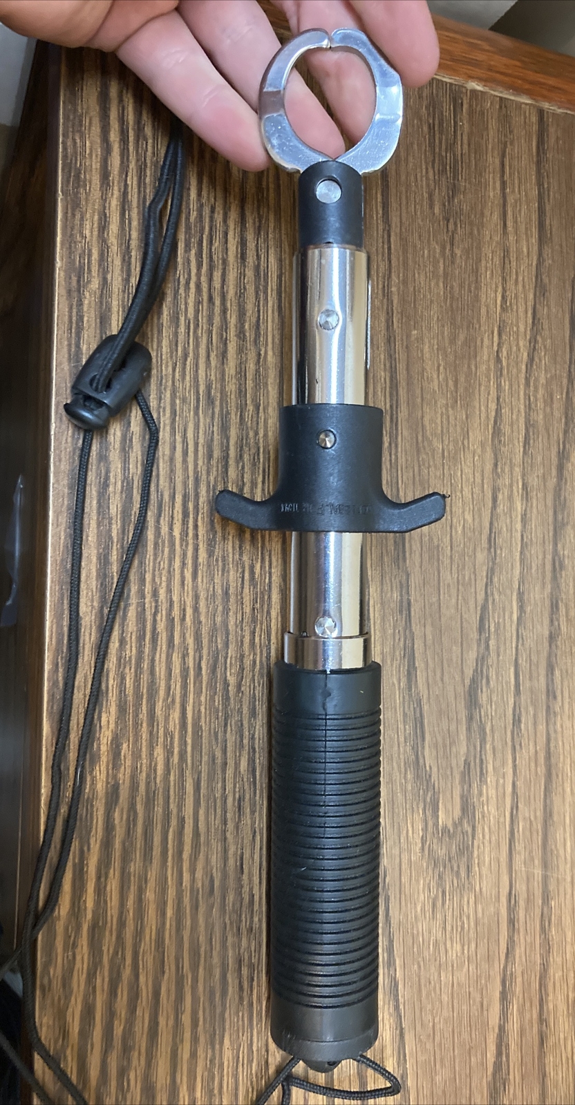 Fish Gripper Scale