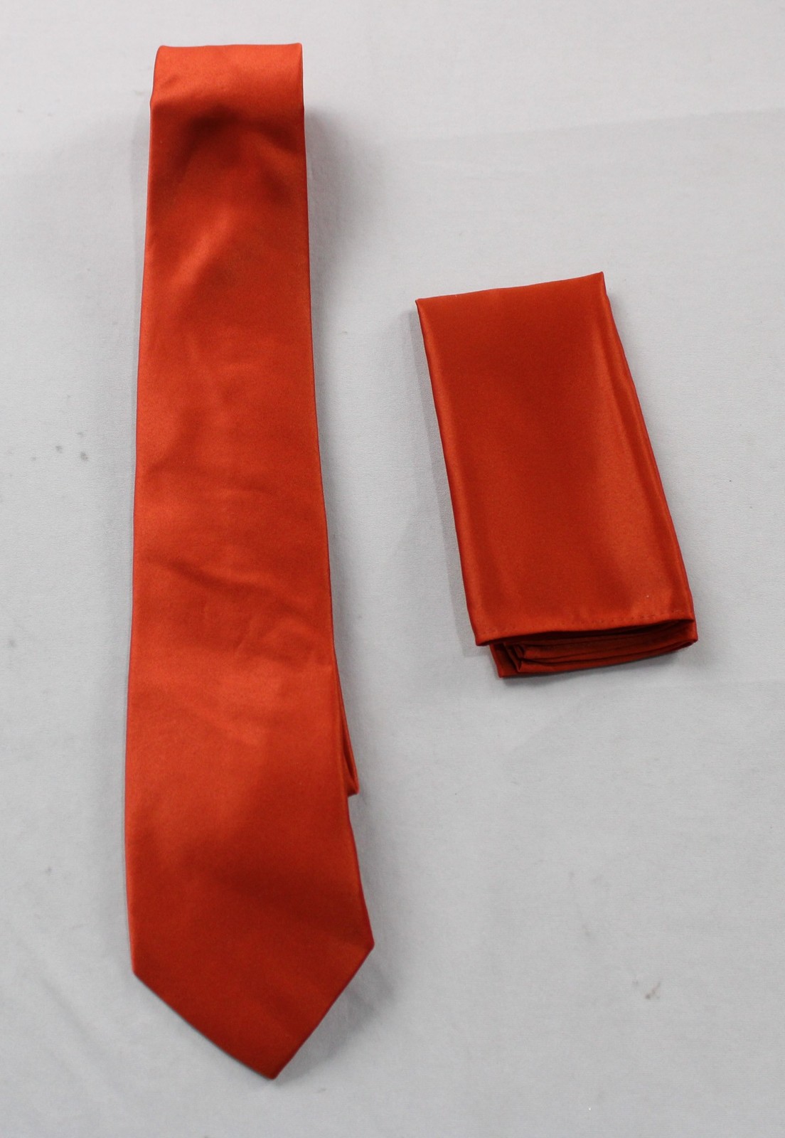 Azazie Men's Matte Satin Wide Tie and Pocket Square Set CN6 Paprika One Size NWT