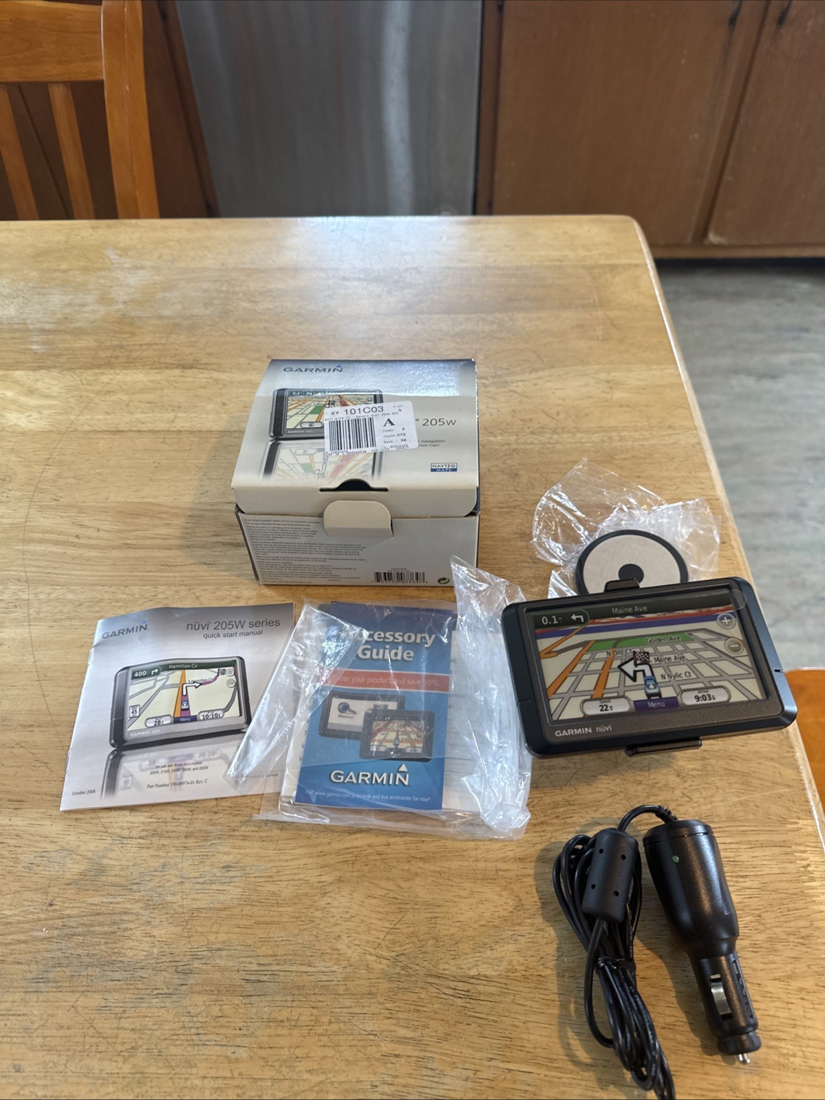 Garmin nüvi 205W Automotive GPS Preloaded U.S. Maps Vehicle Mount Power Cable
