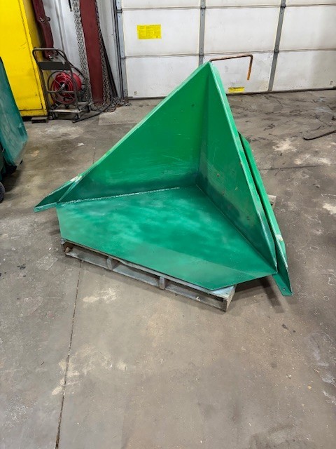 Gaylord box tipper