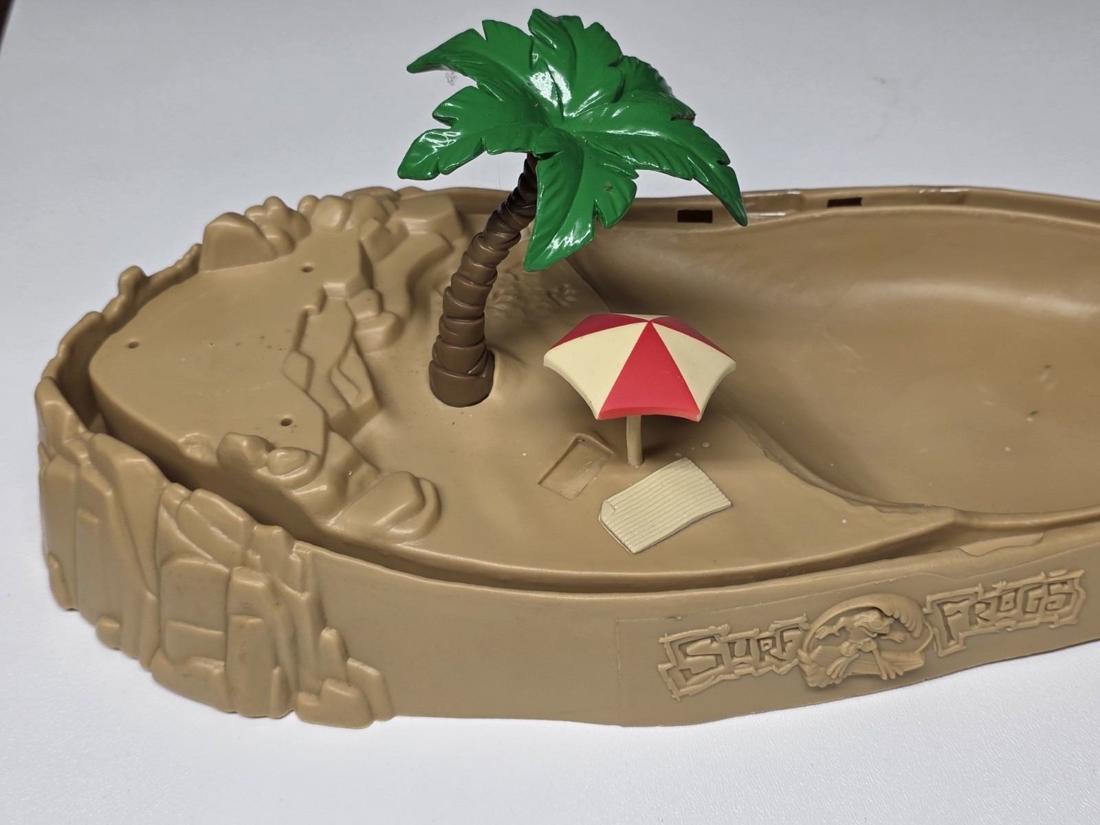 Uncle Miltons Surf Frogs Live Habitat Replacement Base