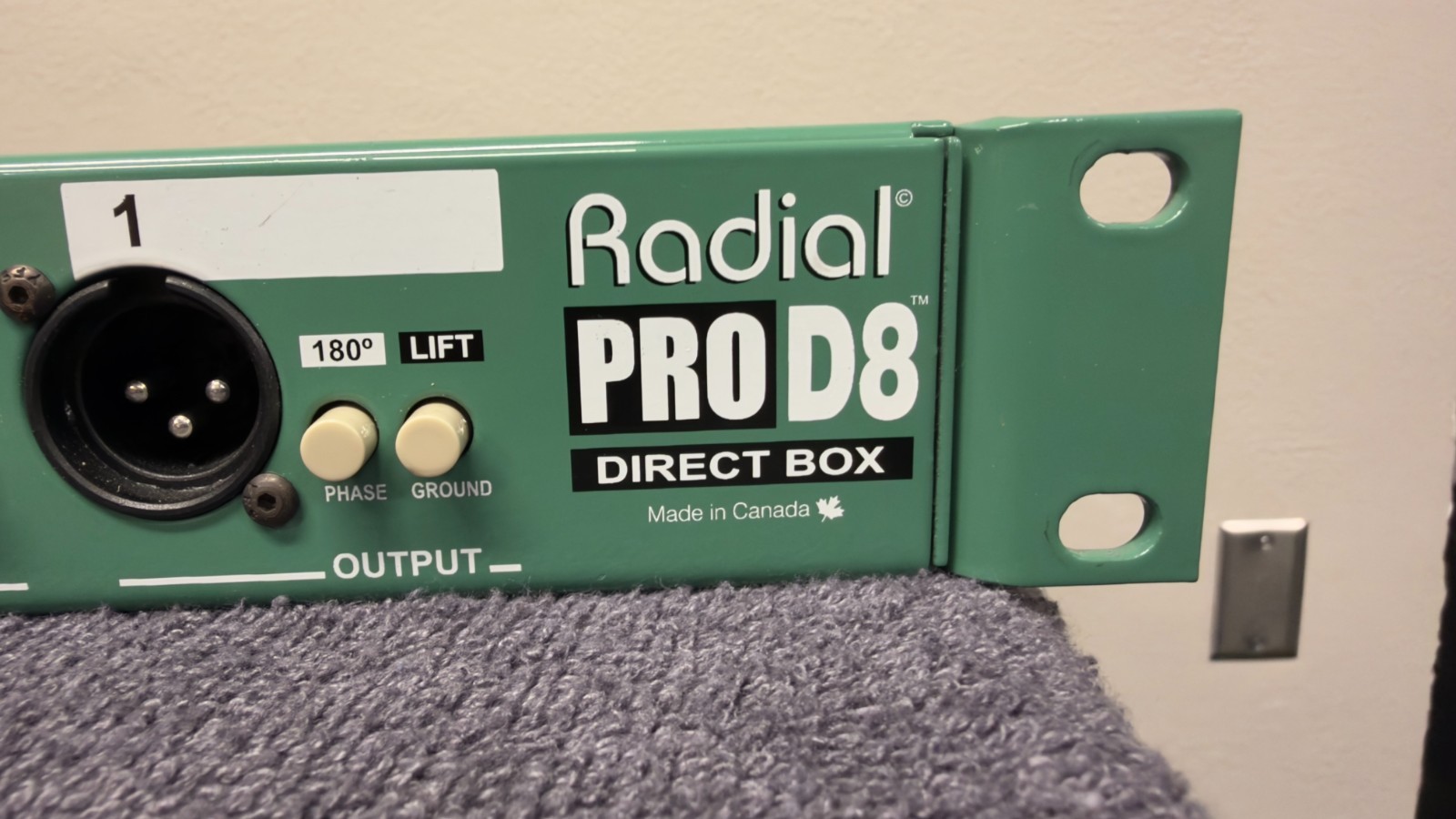 Radial Engineering ProD8 8-Channel Passive Instrument Direct Box CG010AU