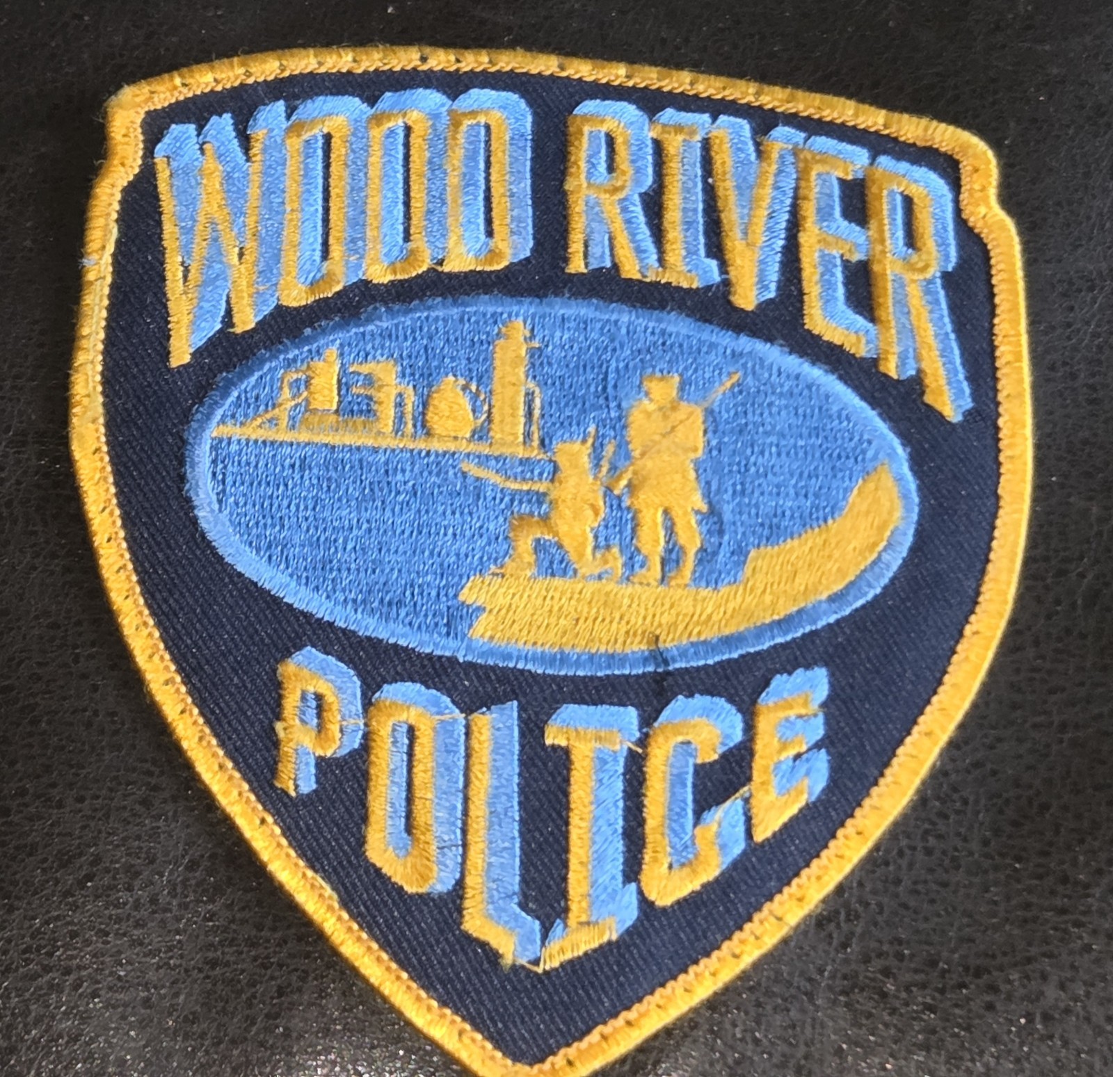 NEW WOOD RIVER ILLINOIS POLICE SHOULDER PATCH VERY NICE