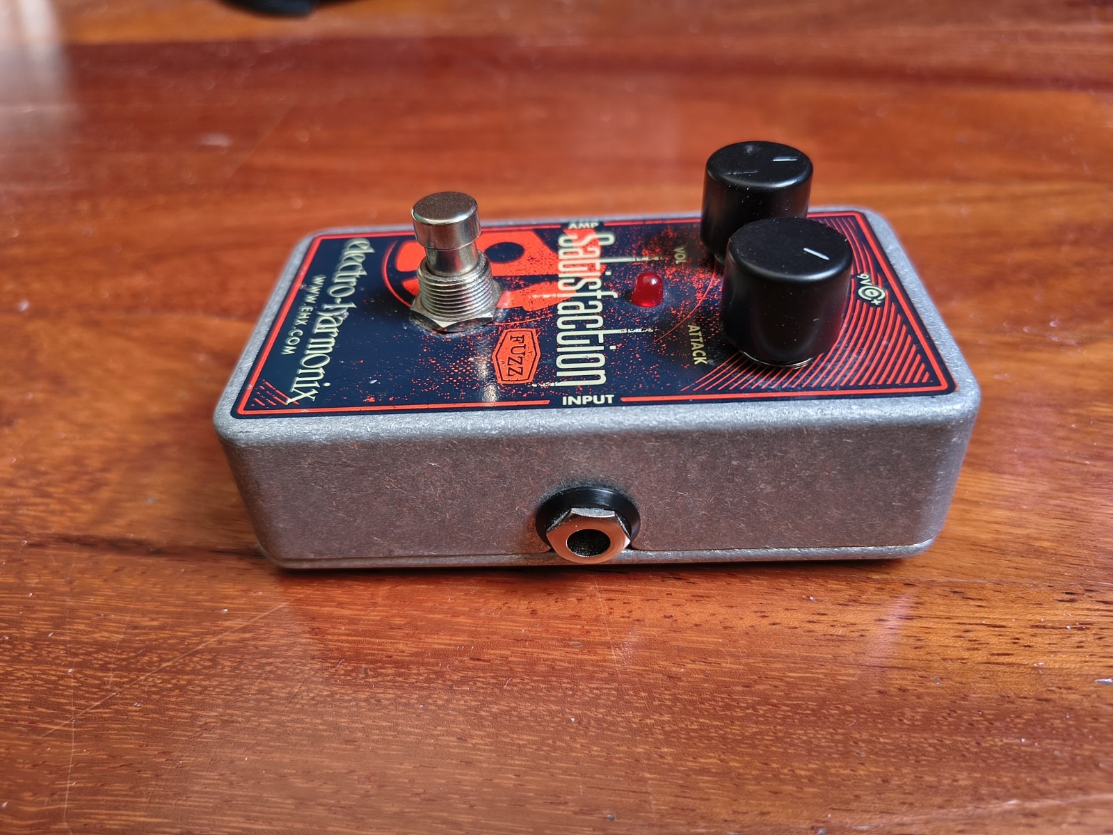 Electro-harmonix Satisfaction Fuzz Pedal