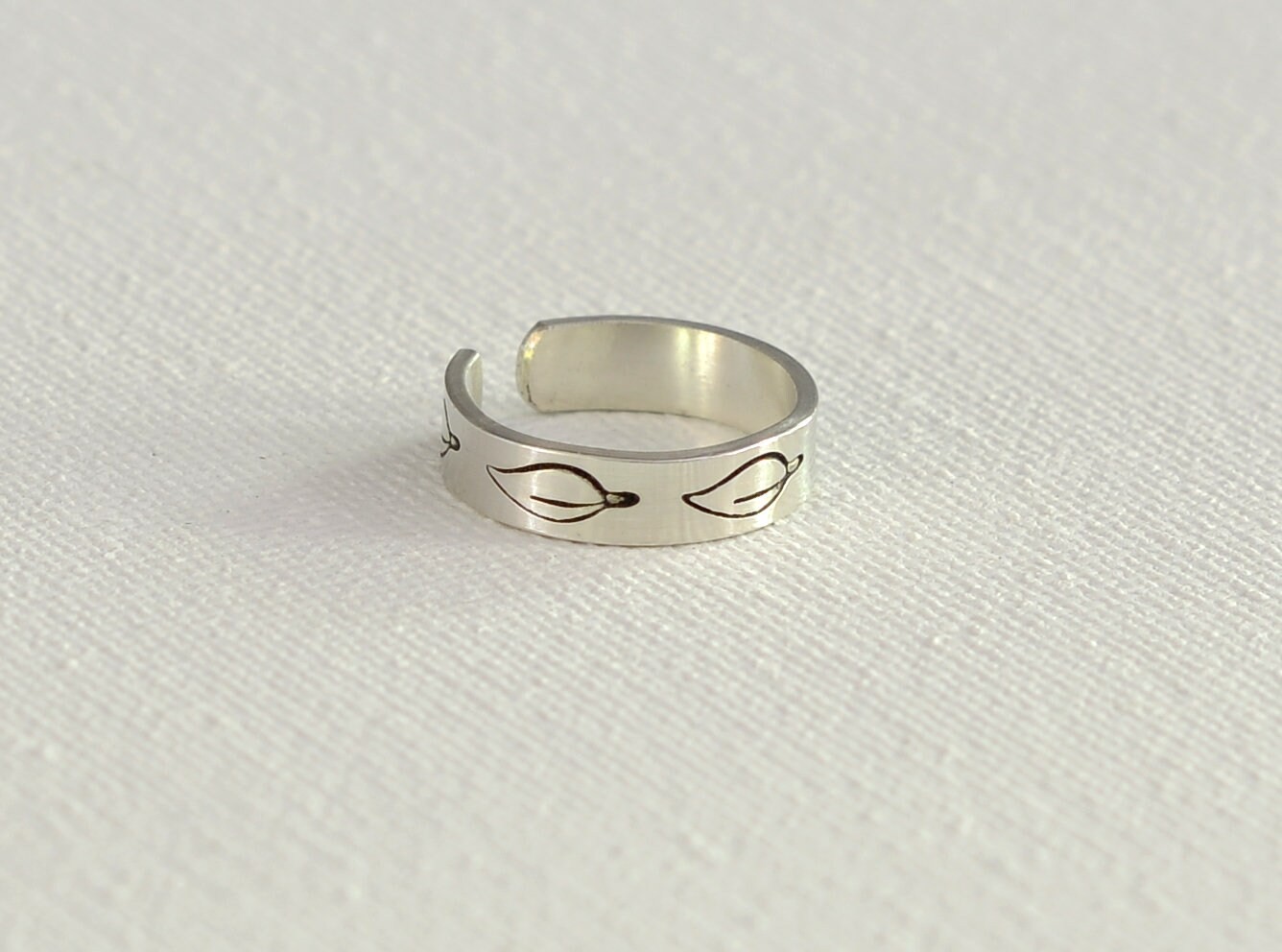 Silver leaf toe ring - small toe ring - adjustable sterling toe ring - silver