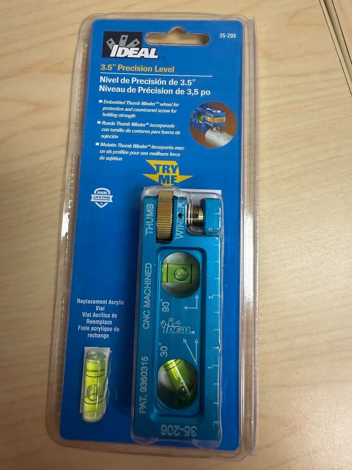 New! Ideal 35-206 3.5 inch Electrician Level With 2 Vials And Magnetic Jaw
