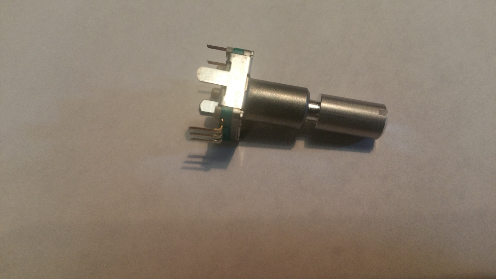 Alps Rotary Encoder w/ Momentary Switch - 30 Detents / 360 Degrees - PC Board