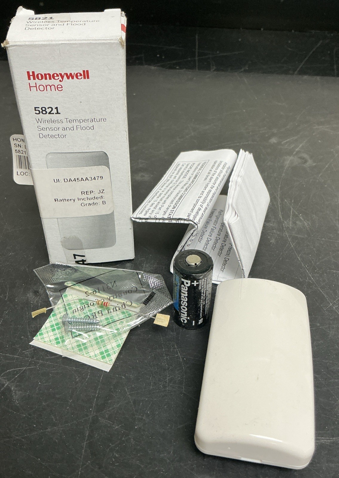 Honeywell Home 5821 Wireless Temperature Sensor and Flood Detector