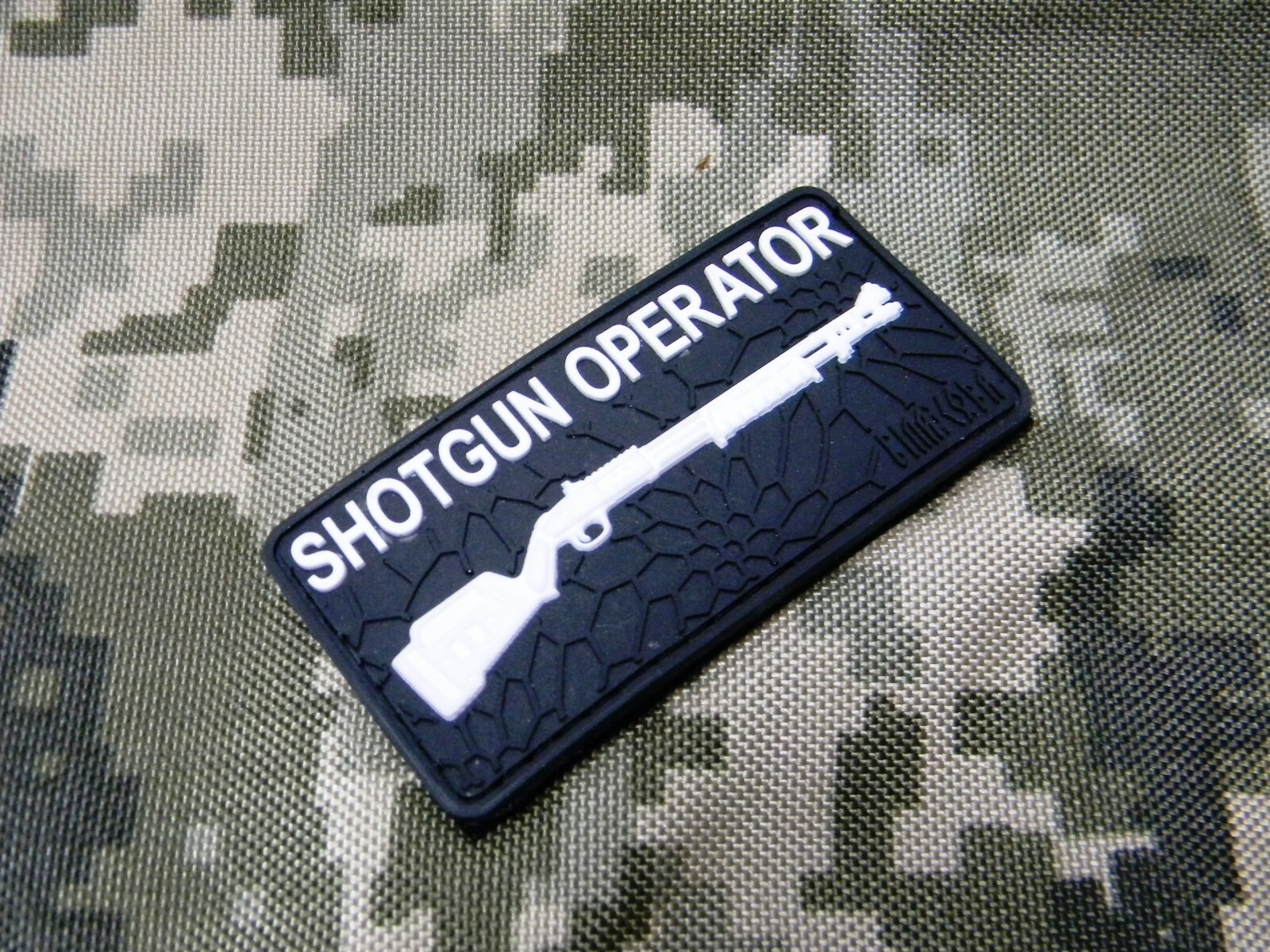 2D pvc rubber tactical morale military army patch “Shotgun operator” bk/wh