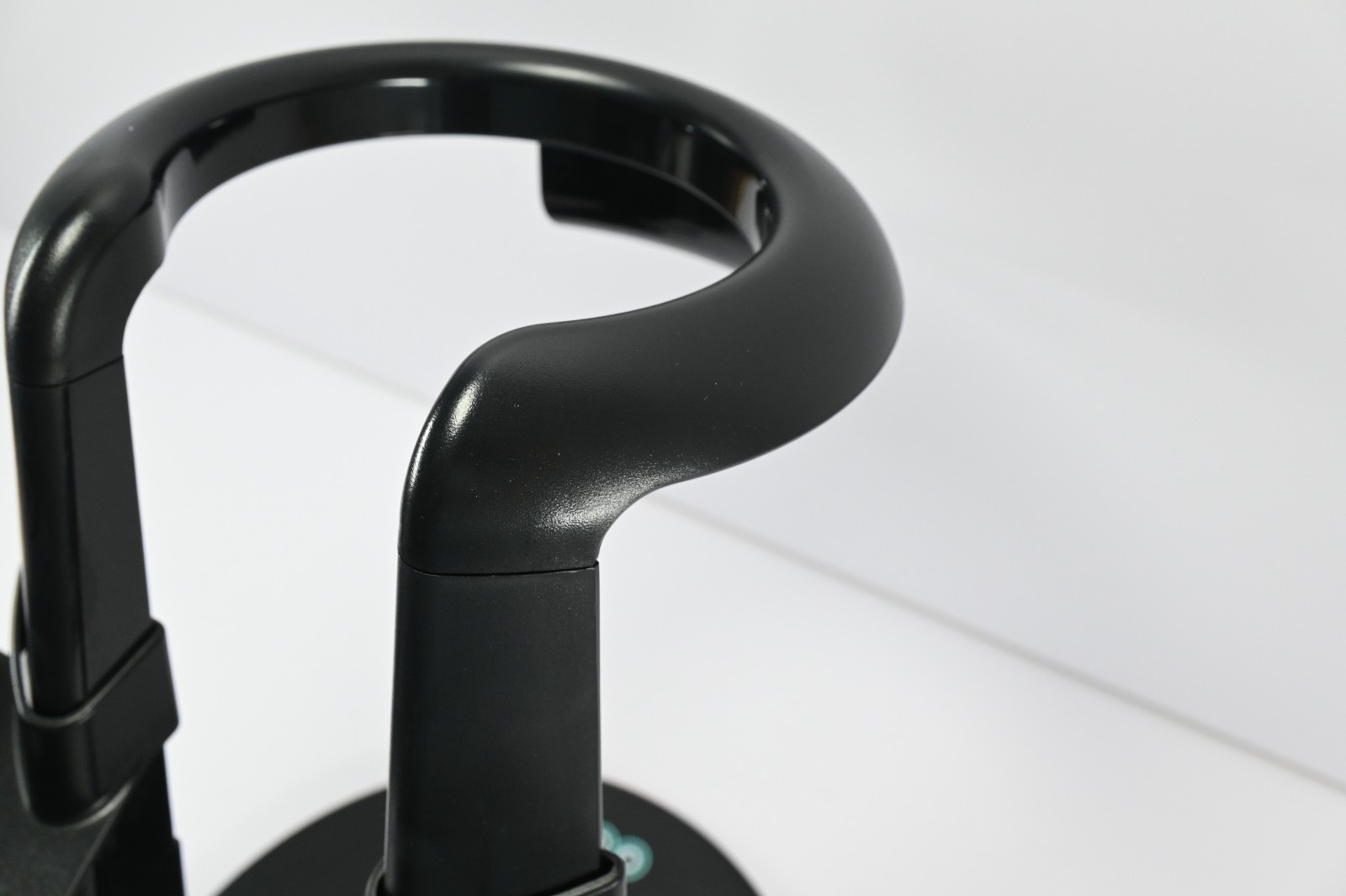 AMVR VR Headset Display Stand and Controllers Holder for OG Vive / PRO