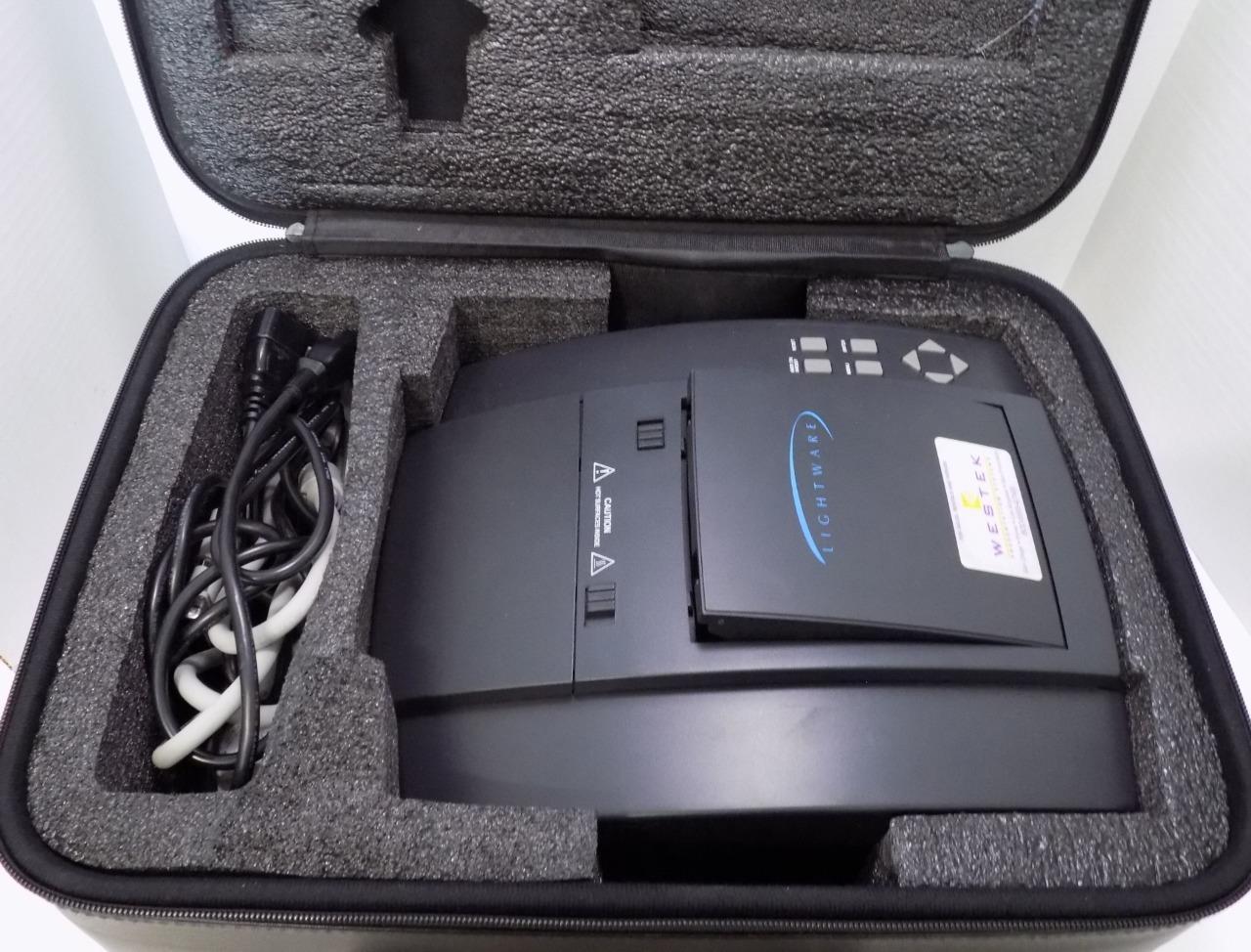Lightware Viewpoint 100 LCD Projector w Case & Logitech R-RB5 Presenter