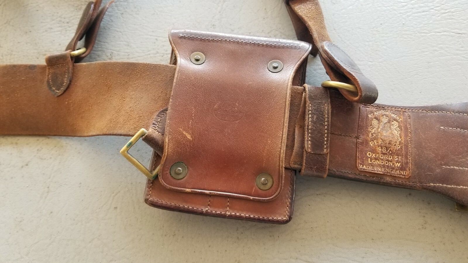 WWII UK Army Officer's Leather Brown Belt w/Shoulder Strap & Ammo case Pea Co