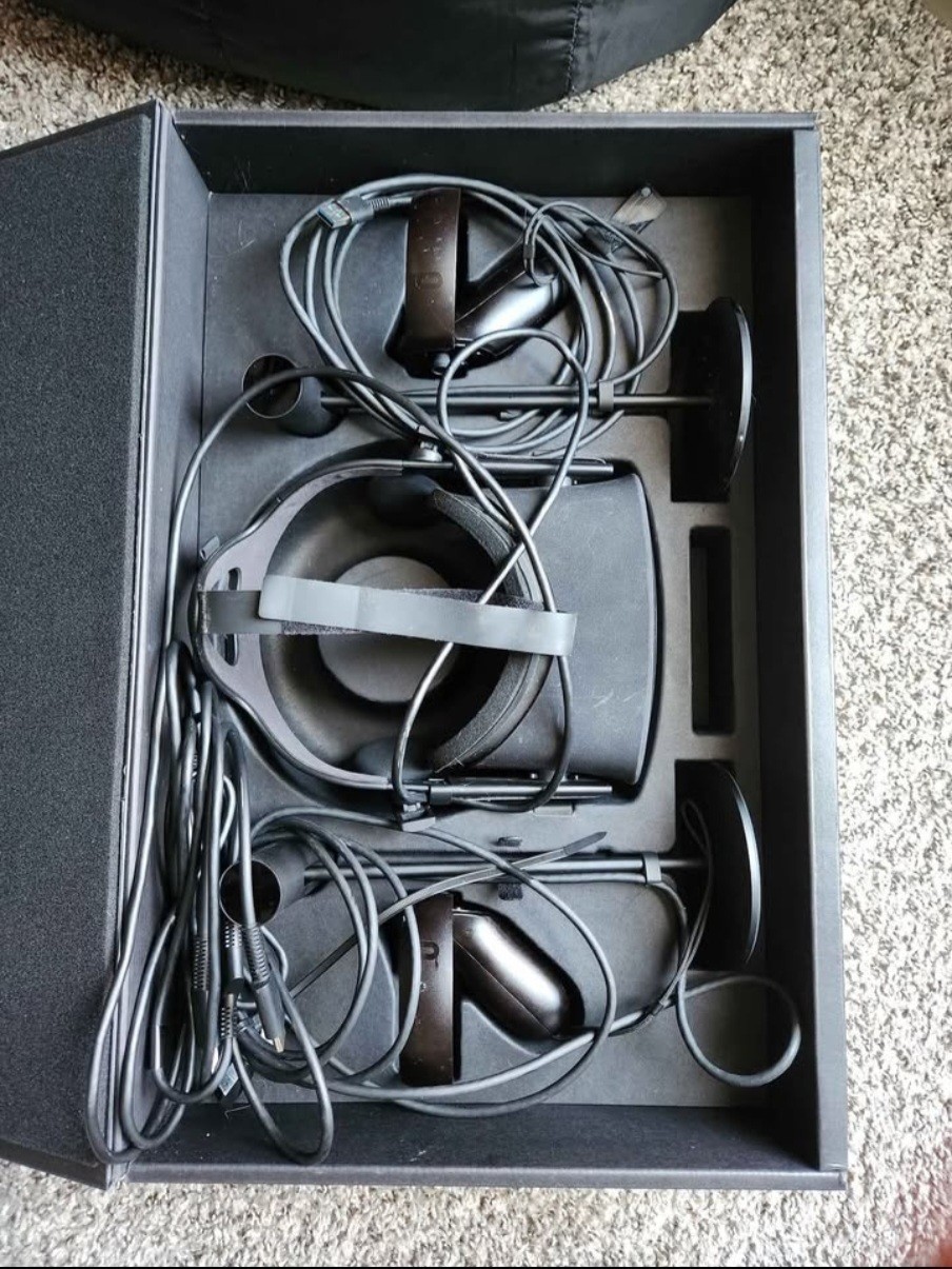 Working Oculus Rift PC Headset Kit Black w/ Controllers, Sensors & Cables