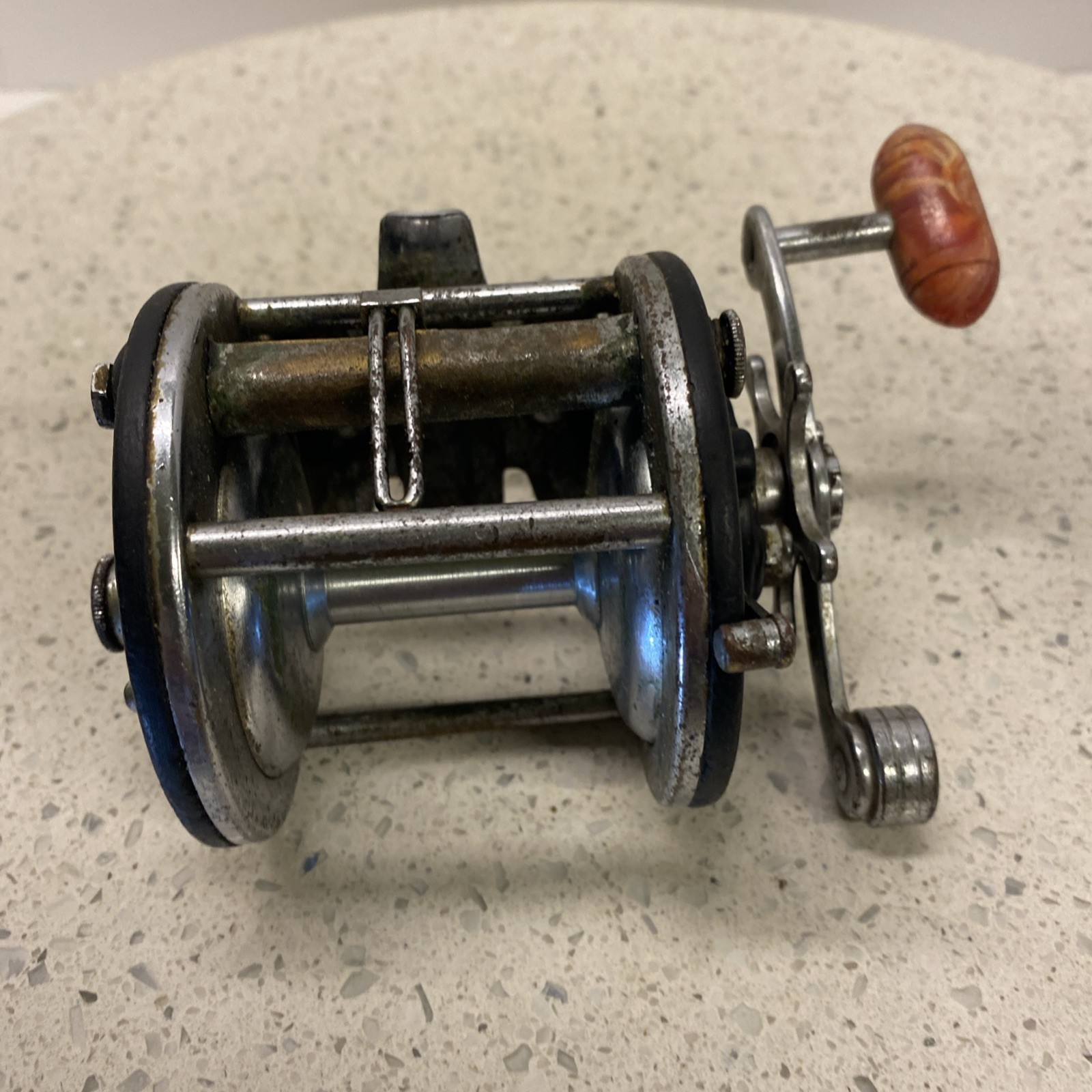 Vintage Penn Peer 209 Black Tested
