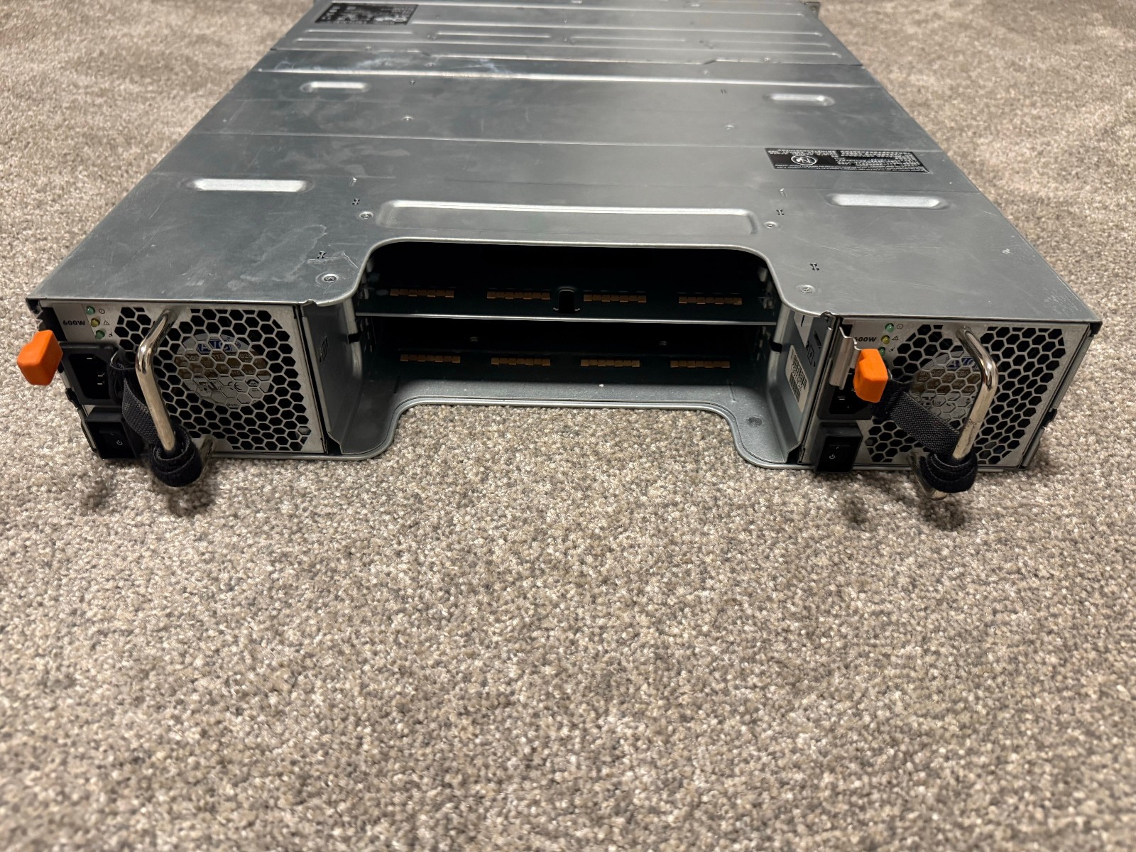 Dell PowerVault MD3800i 12x3.5" Storage Chassis w/ 2x PSUs + 12 Caddies