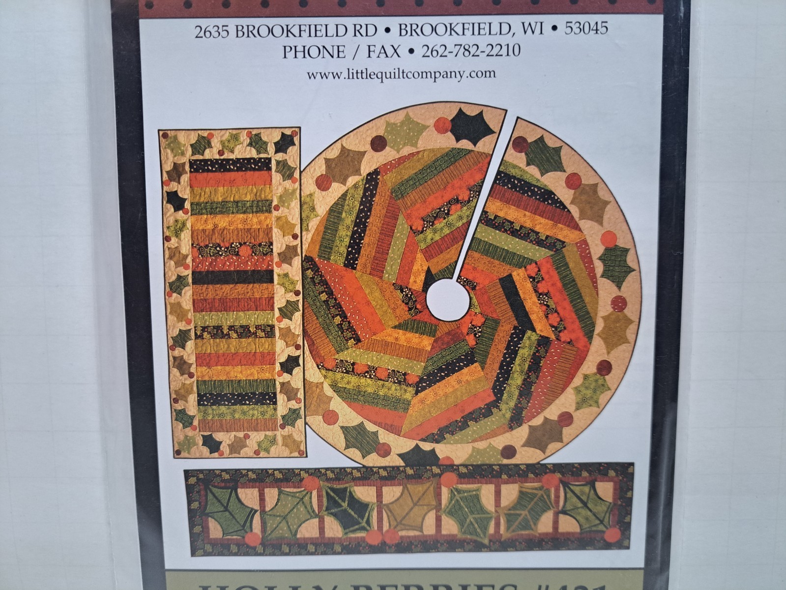 Little Quilt Company Quilt Pattern - Holly Berries (Tree Skirt & Runner) #431