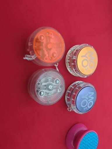 5 Vintage Yo-yos Retro 1990's MO YO & More Orange Pink Blue w/ String