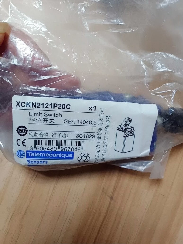 FOR XCKN2121P20C Travel Limit Switch Schneider