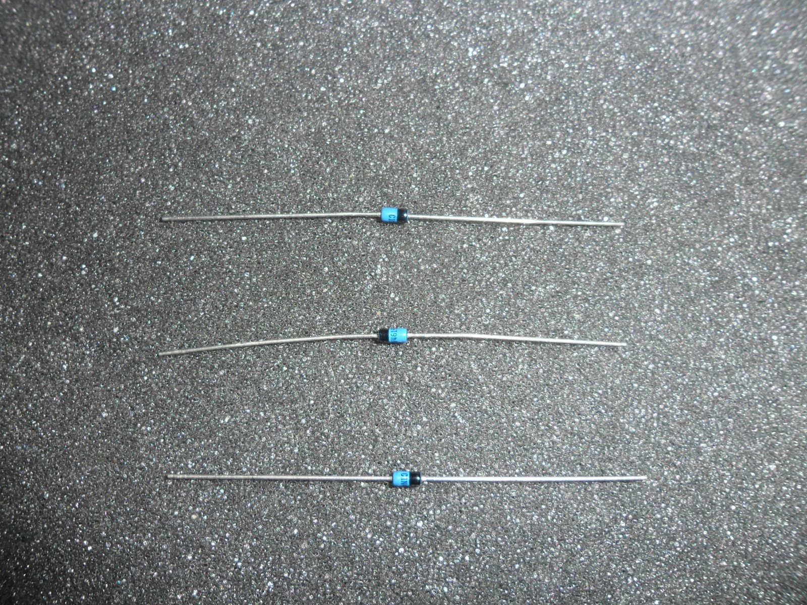 1N4615 DIODE ZENER 2V 250MW DO35 CENTRAL SEMI (LOT OF 5)