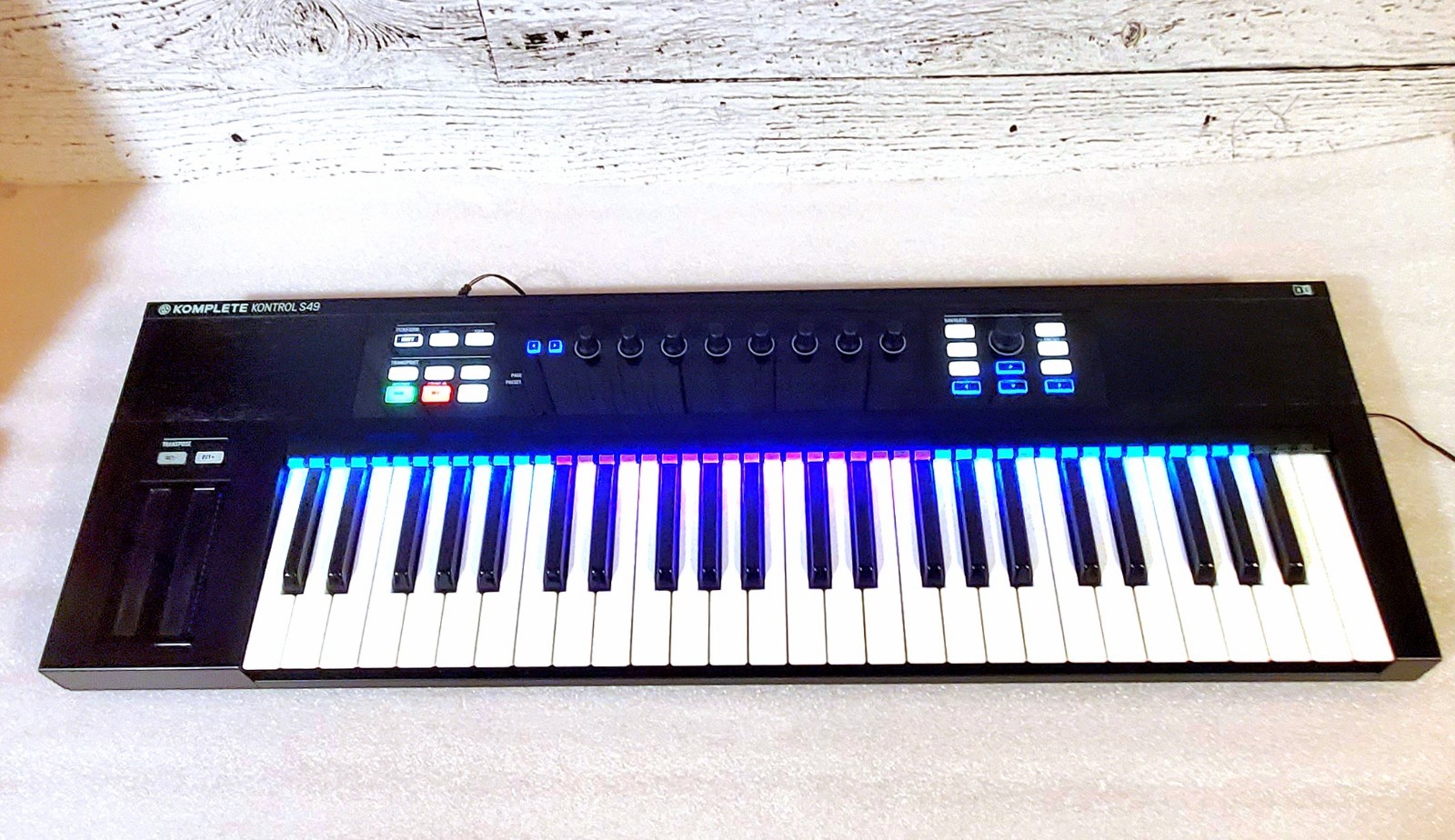 Native Instruments Komplete Kontrol s49 Controller Keyboard
