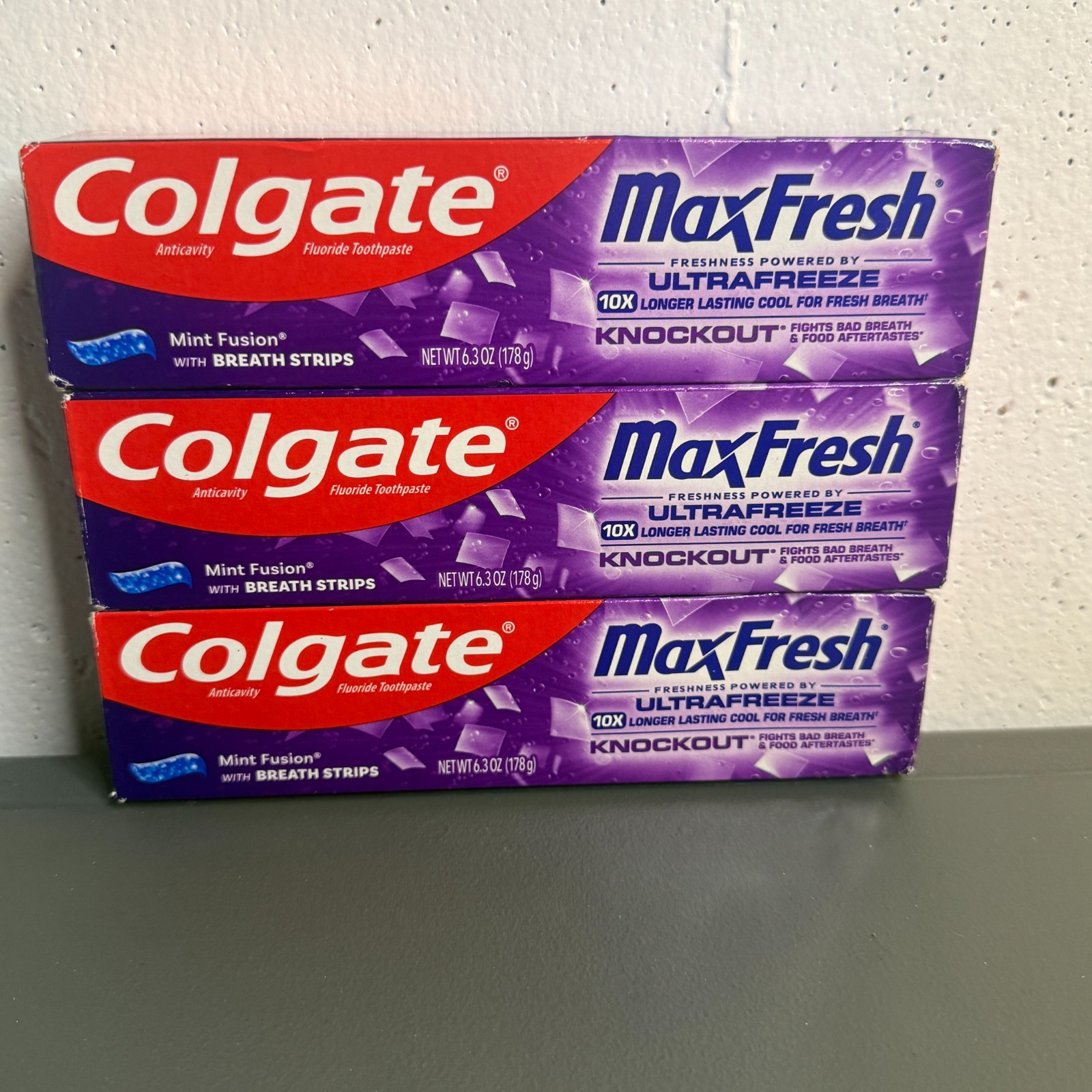COLGATE MaxFresh Ultrafreeze Knockout Toothpaste - Lot of 3 6.3 oz exp 2027