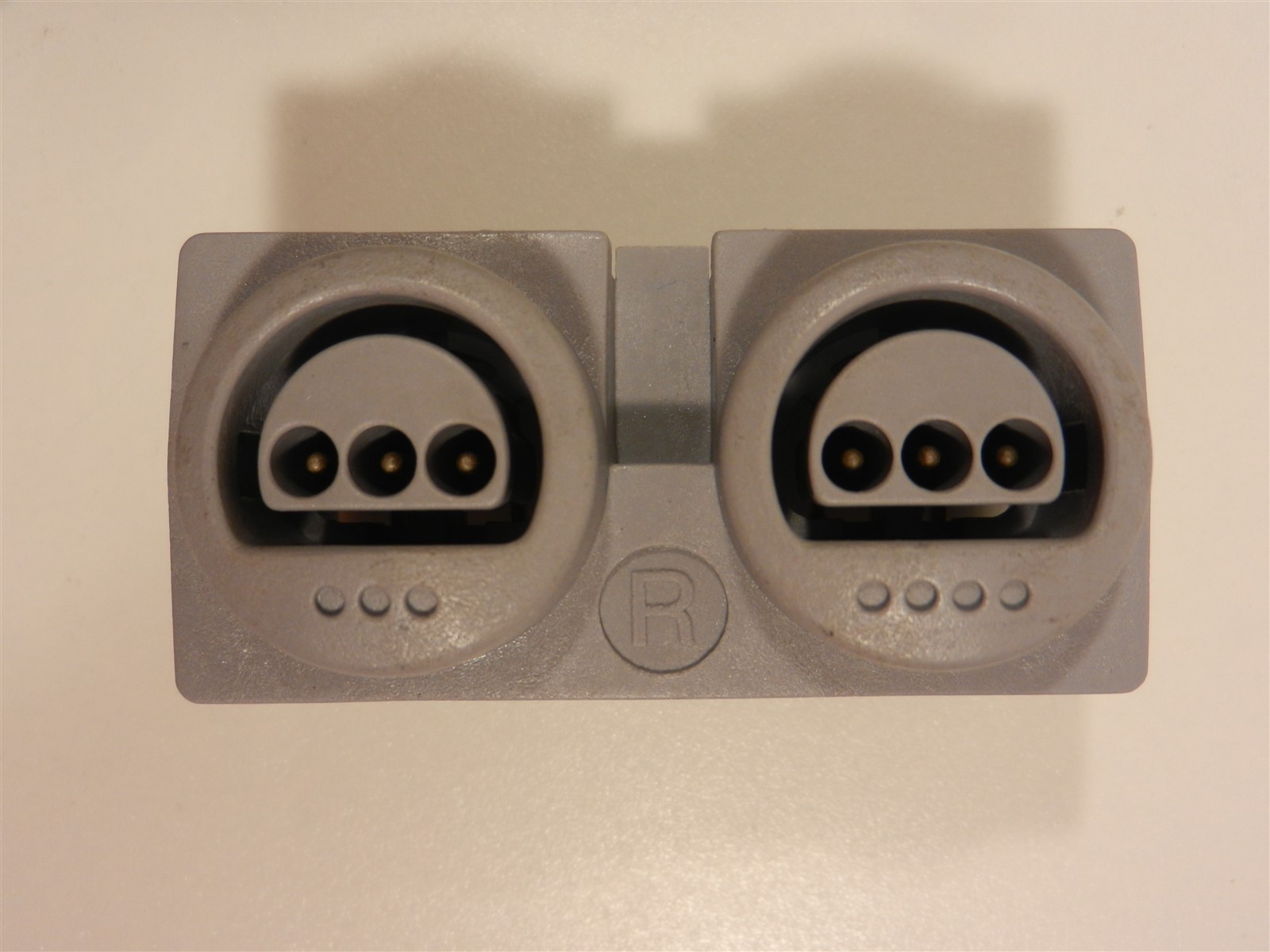 OEM N64 Nintendo 64 Replacement Console Right Controller Port R 3rd & 4th