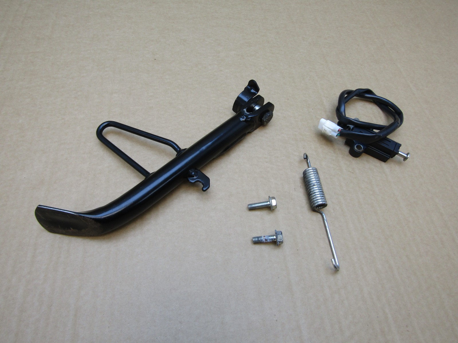 Suzuki UB 125 M4 2024 724 miles only side prop stand (14813)