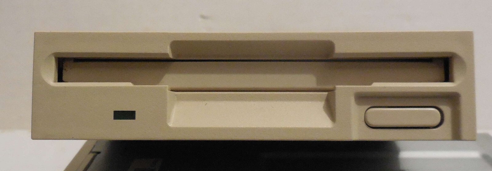 Epson SMD-1300 3.5" 1.44MB Internal Floppy Disk Drive