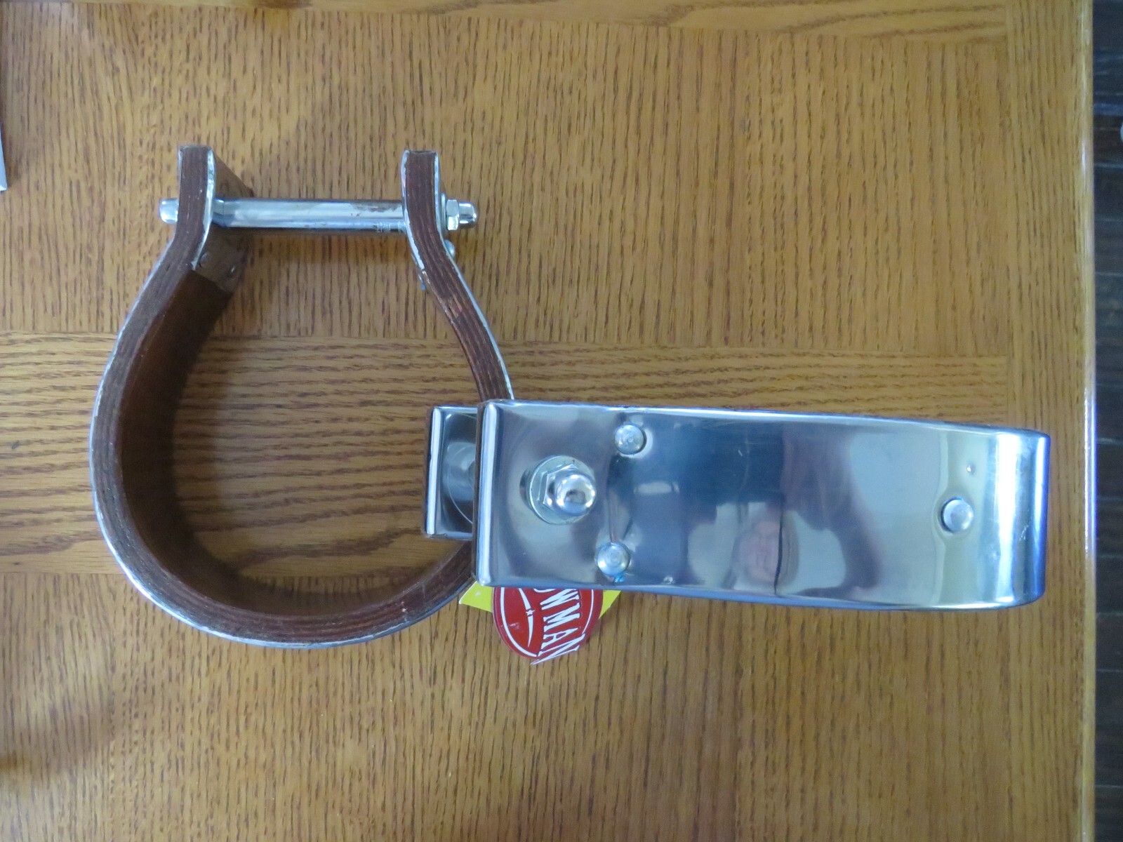 Showman ® SS bound wood stirrups with 2" tread