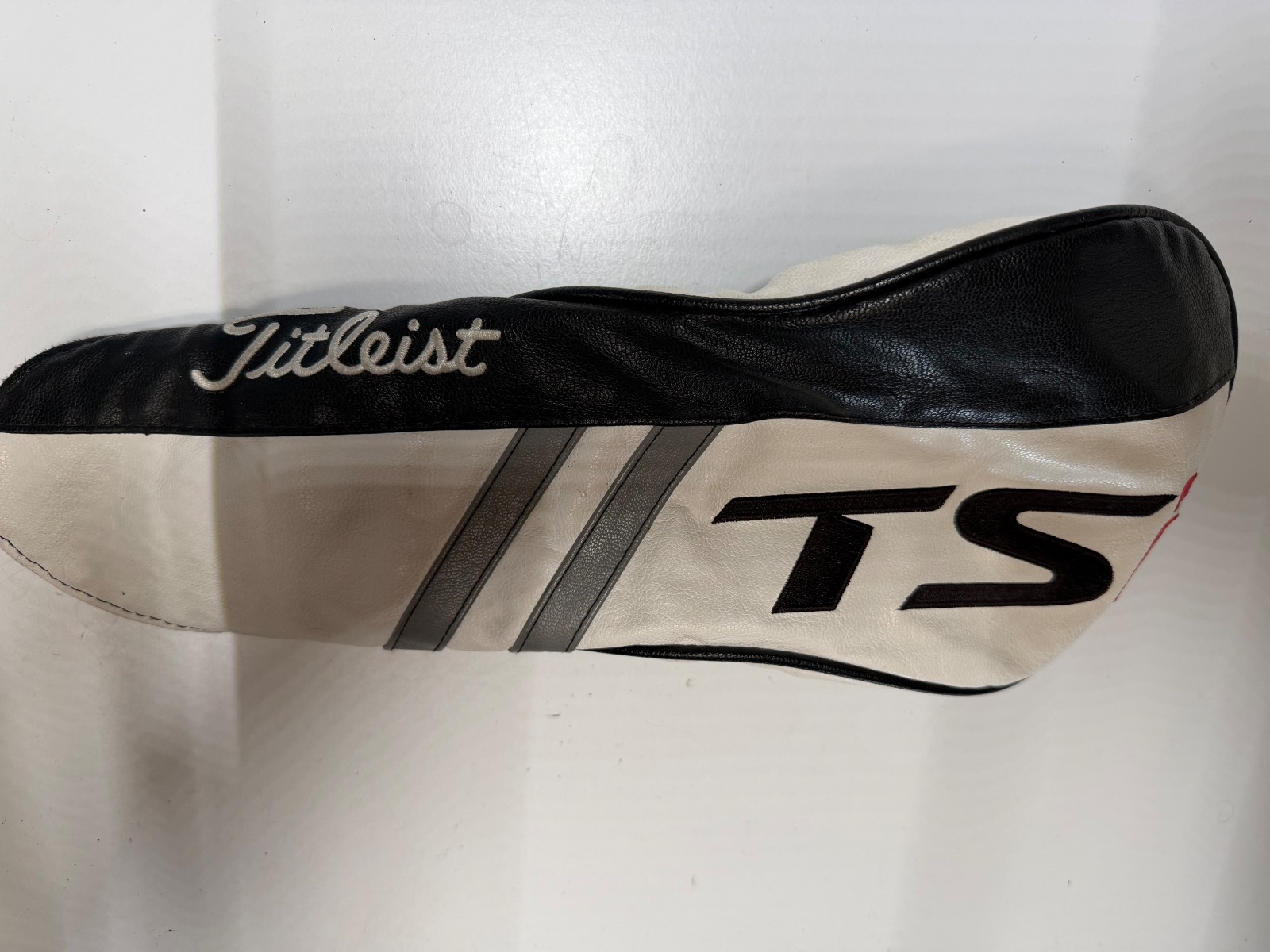 - Titleist TSI Driver Headcover