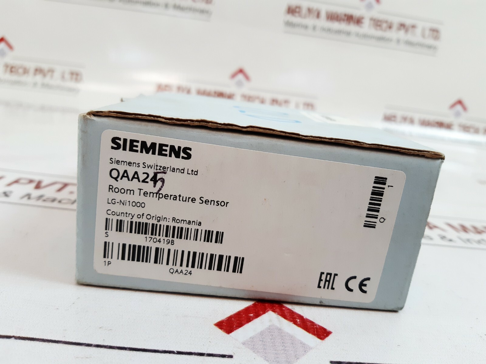 Siemens QAA25 room temperature sensor 24V MAX