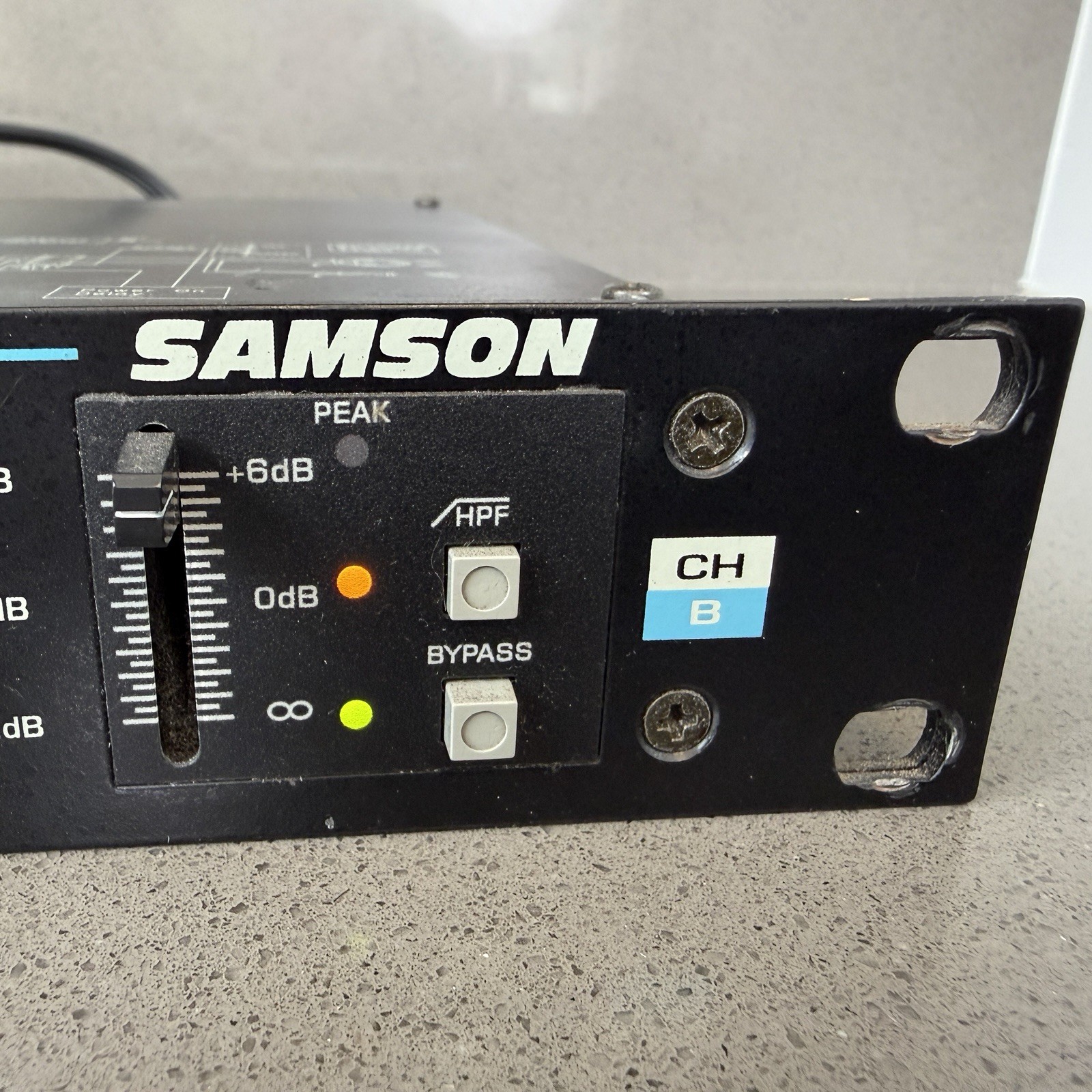 Samson E30i Dual 15 Band Graphic Equalizer Constant Q Rack Mount EQ XLR 1/4”