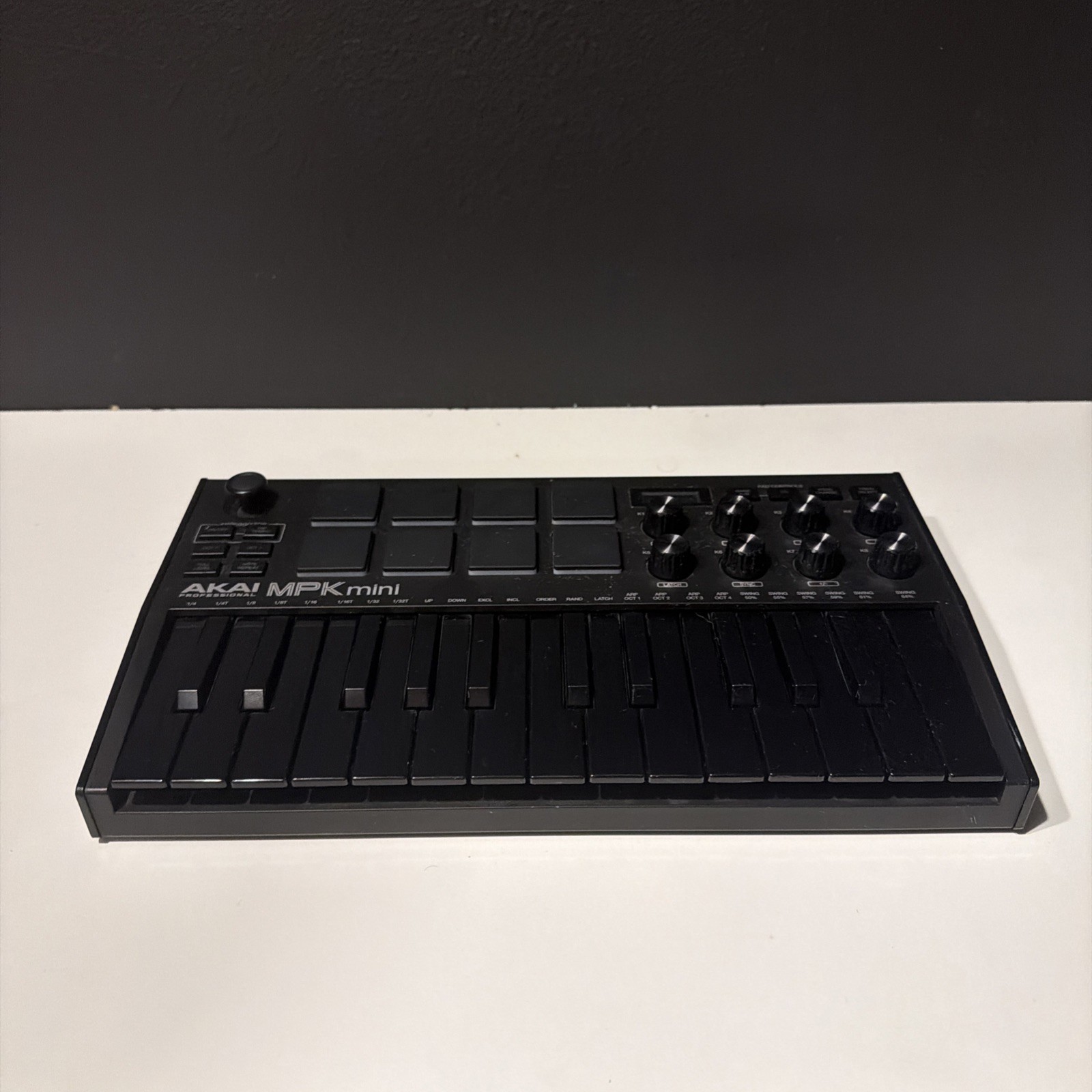 Akai MPK Mini MKII Keyboard Controller | EX Cond. | Tested | All Black | READ*