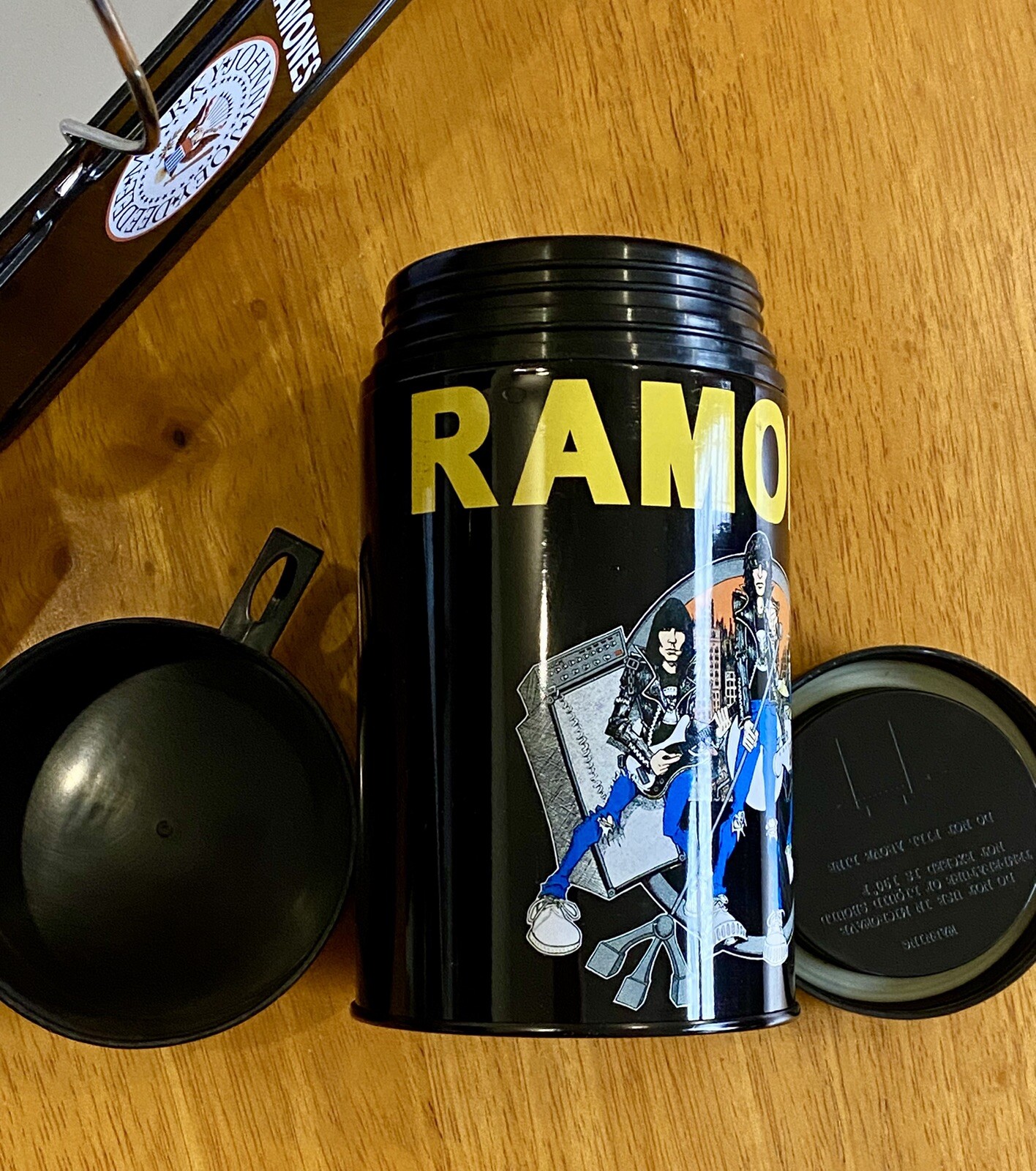 RAMONES LUNCHBOX WITH THERMOS! 2002 NECA - Good Condition!
