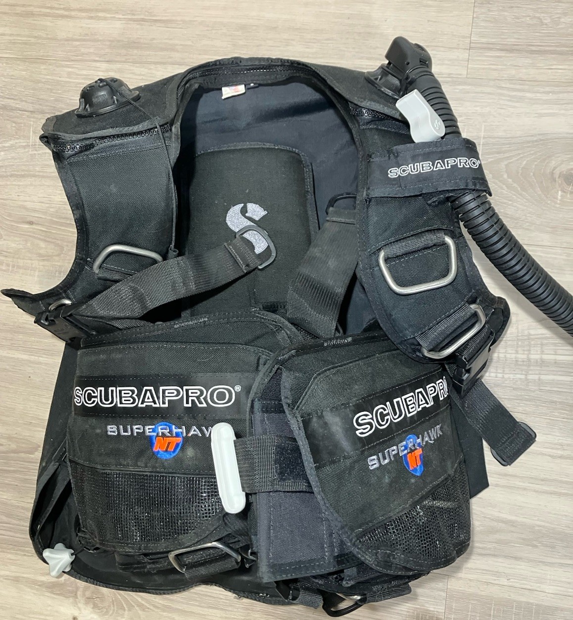 Scuba Pro Super Hawk Diving BCD Buoyancy Compensator LG