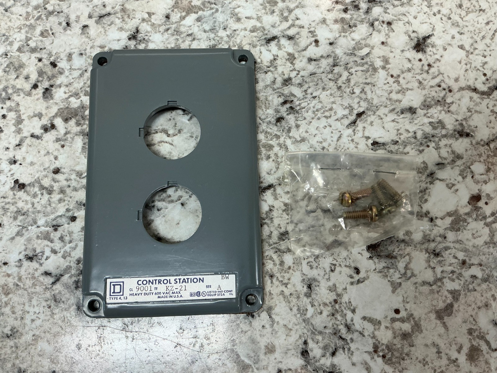 *FREE SHIPPING* Square D 9001KZ21 CONTROL STATION ENCLOSURE COVER ONLY *NEW*