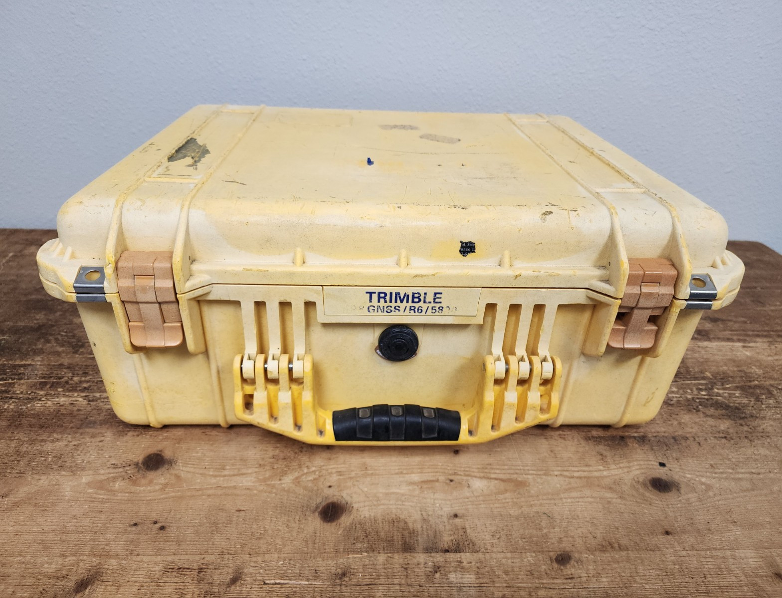 Trimble GNSS R6/R8 Yellow Hard Transport Case w/ Foam Insert- New Latches Incl.