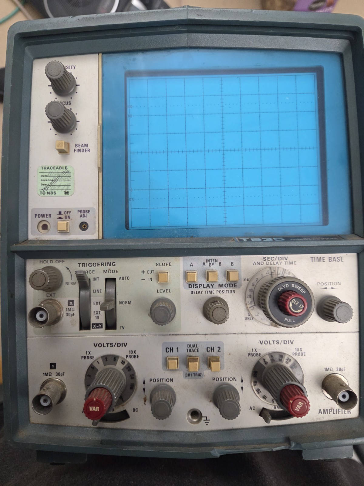 TEKTRONIX 35 MHz OSCILLOSCOPE MODEL T935 DUAL CHANNEL