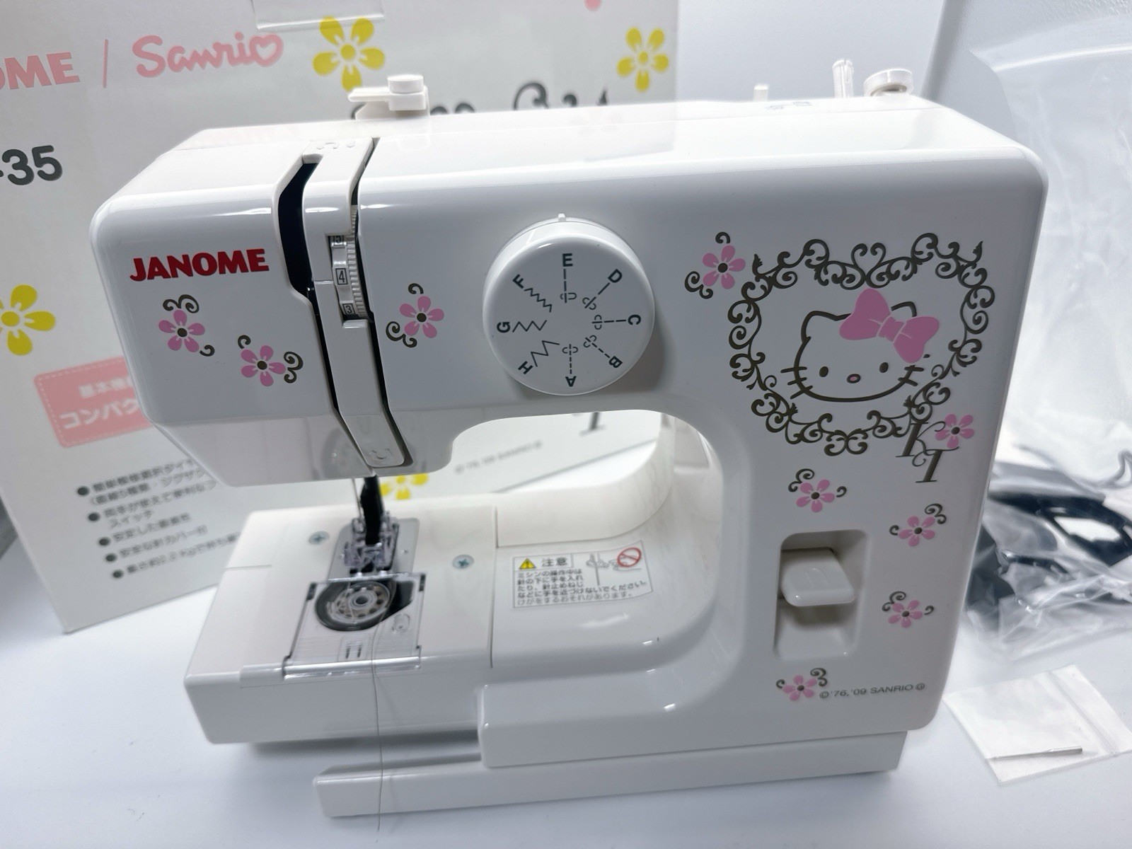 JANOME KT-35 Sanrio Hello Kitty Electric Sewing Machine Compact AC100V Kawaii