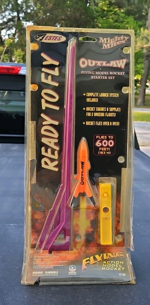 1998 Estes Mighty Mites Outlaw Flying Model Rocket kit #1841 Sealed New