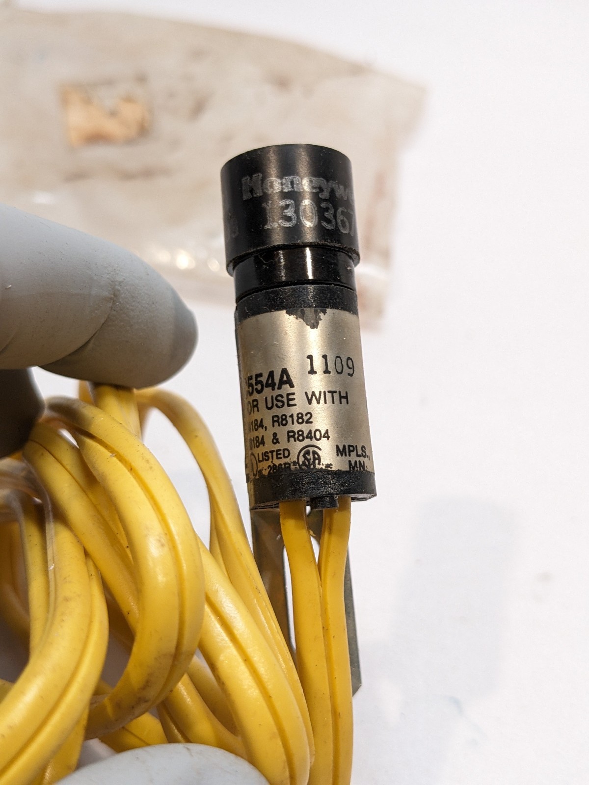 Honeywell C554A Cadmium Sulfide Flame Detector