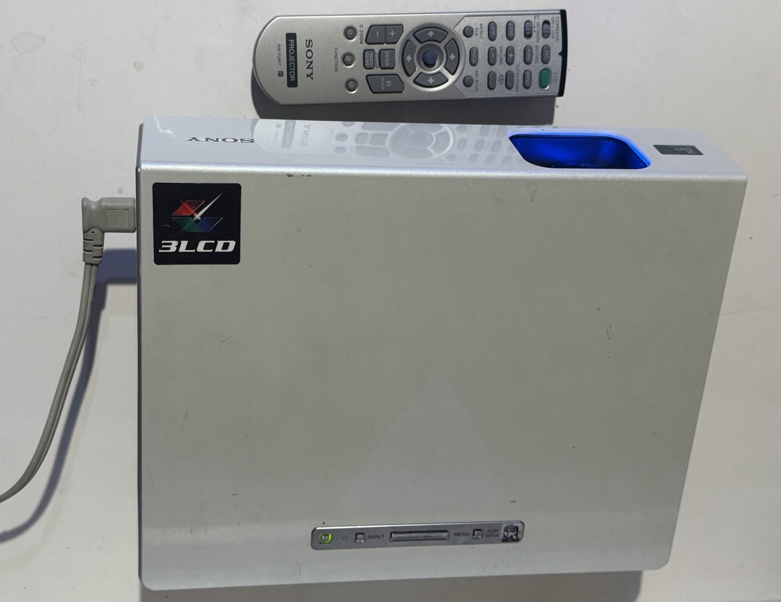 SONY VPL-CX70 Projector With Remote Control WORKS!